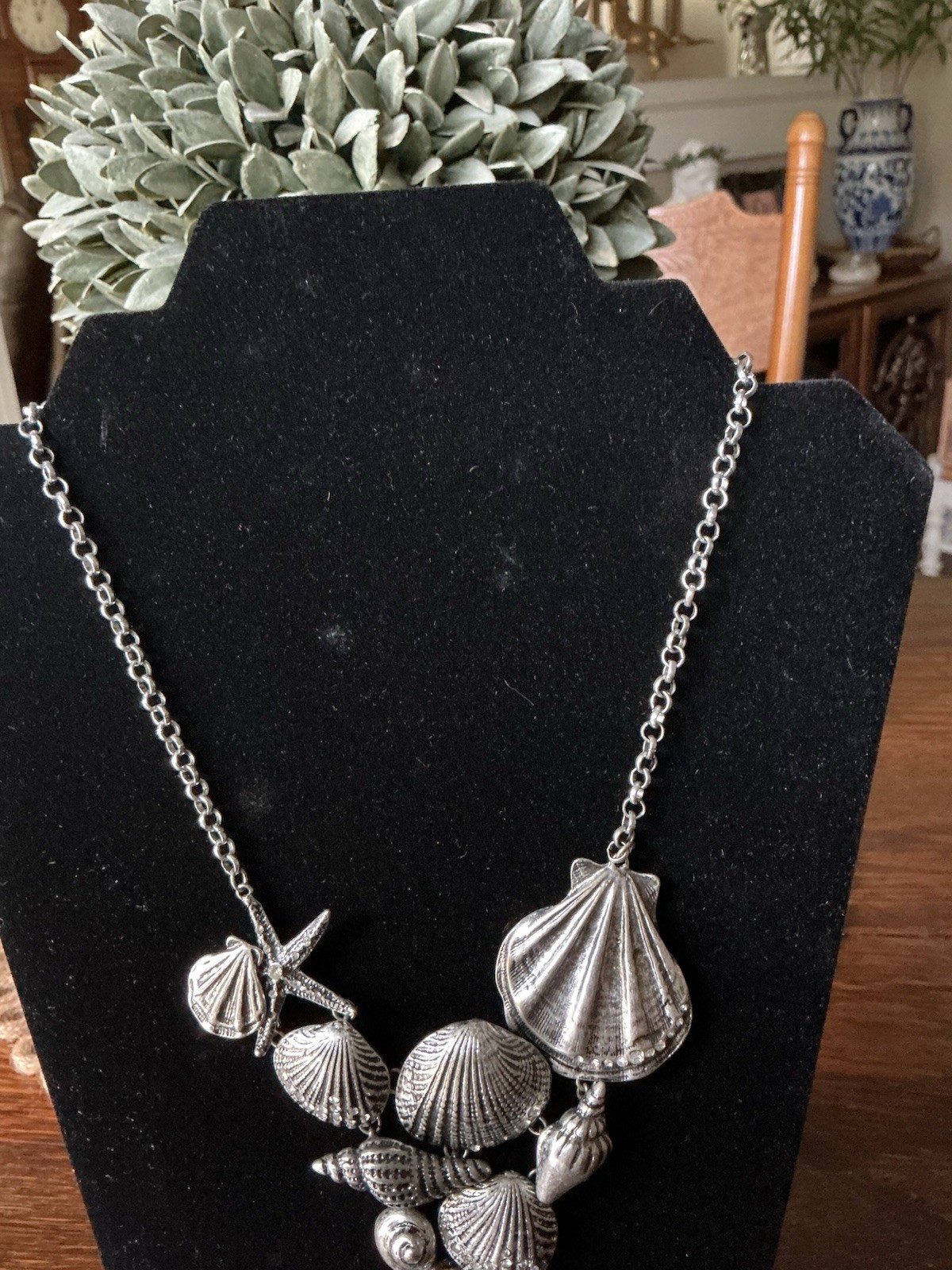Silver Tone/Pewter Shell Costal Beach Statement Necklace 18” w/ 2” Extender
