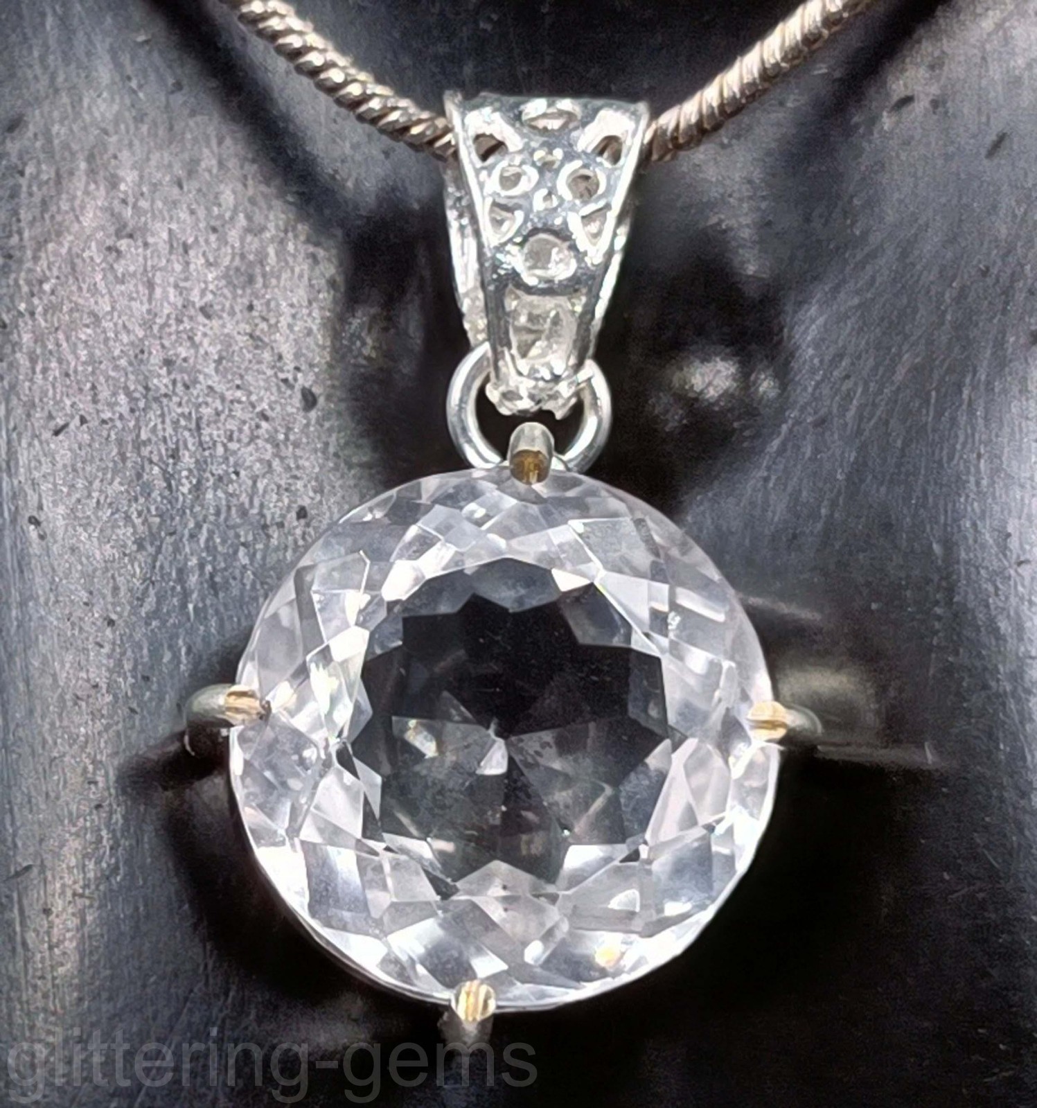 36.48 Carat IGL White Sapphire Round Cut Gemstone Set in 925 Silver Pendant 5DNN