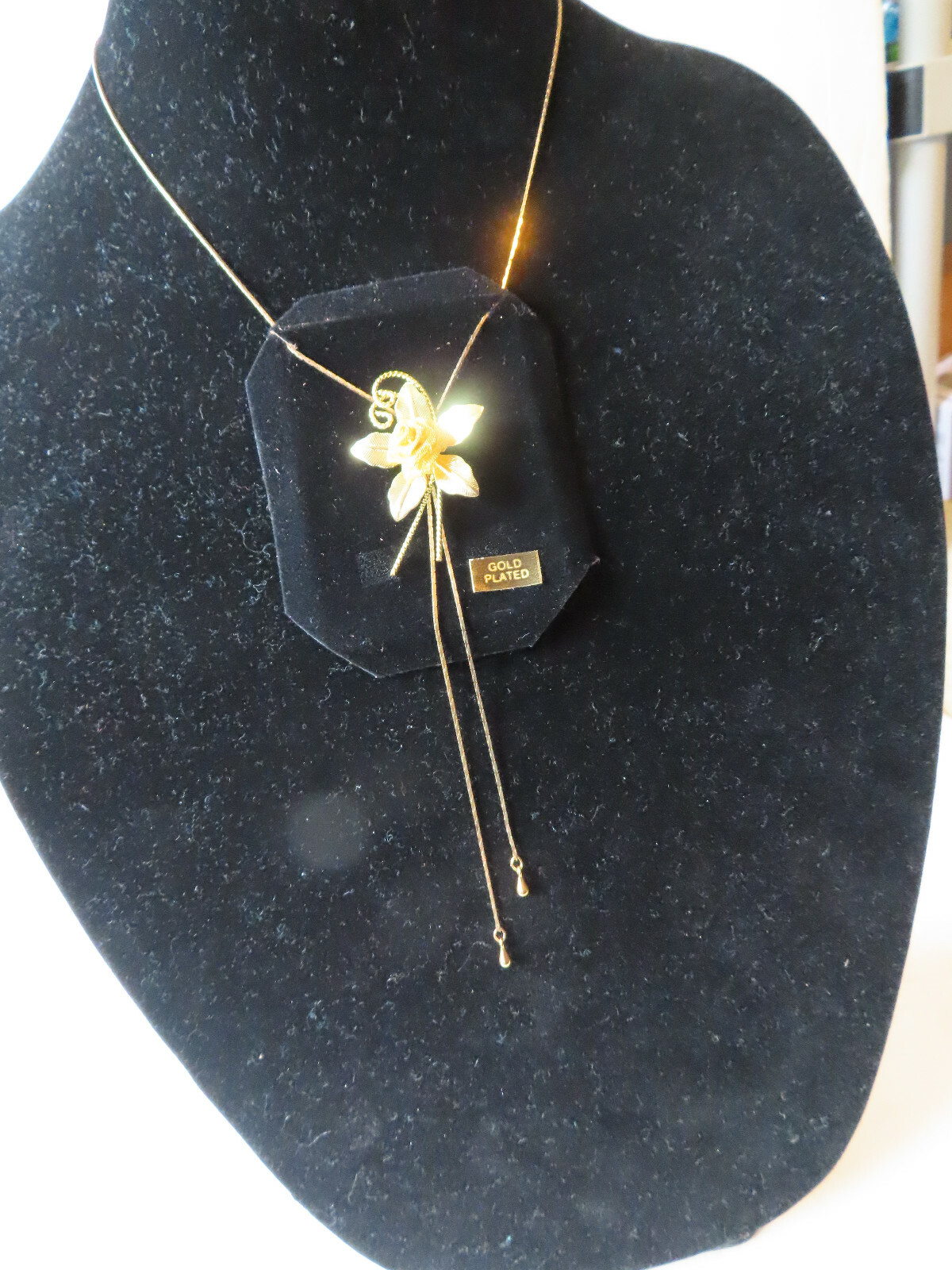 Gold Plated Adjustable Chain Necklace with Flower. FREE SHIPPING IN USA