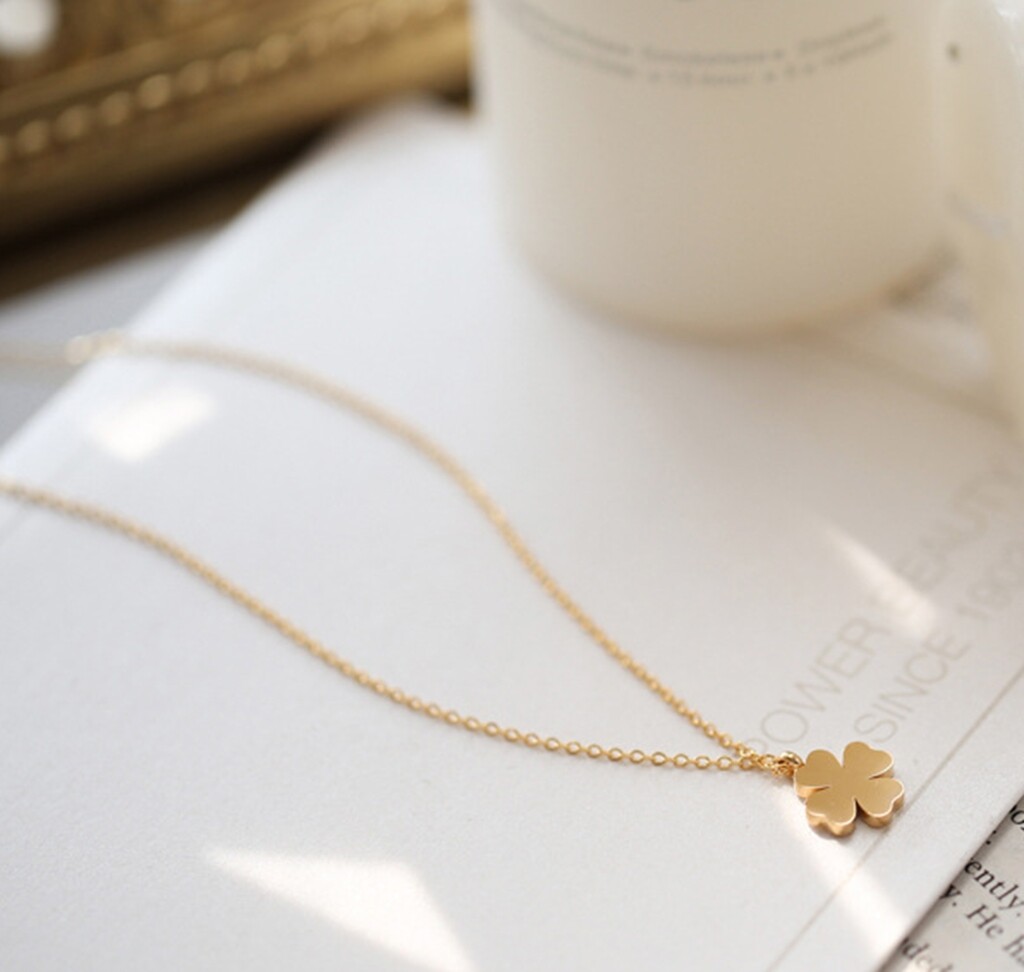 Women Girl Titanium Stainless Steel 15 mm Gold Four Leaf Clover Necklace 16-18″