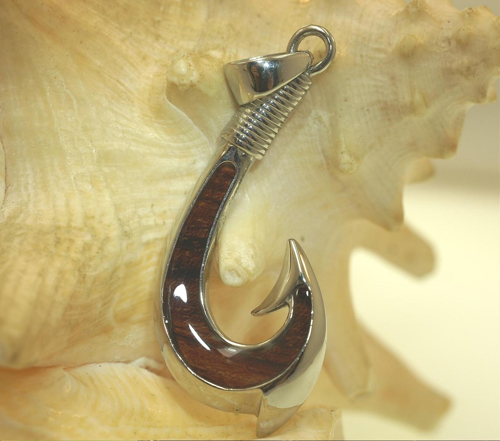 23MM SOLID TUNGSTEN GENUINE INLAID KOA WOOD HAWAIIAN MAKAU FISH HOOK PENDANT LF