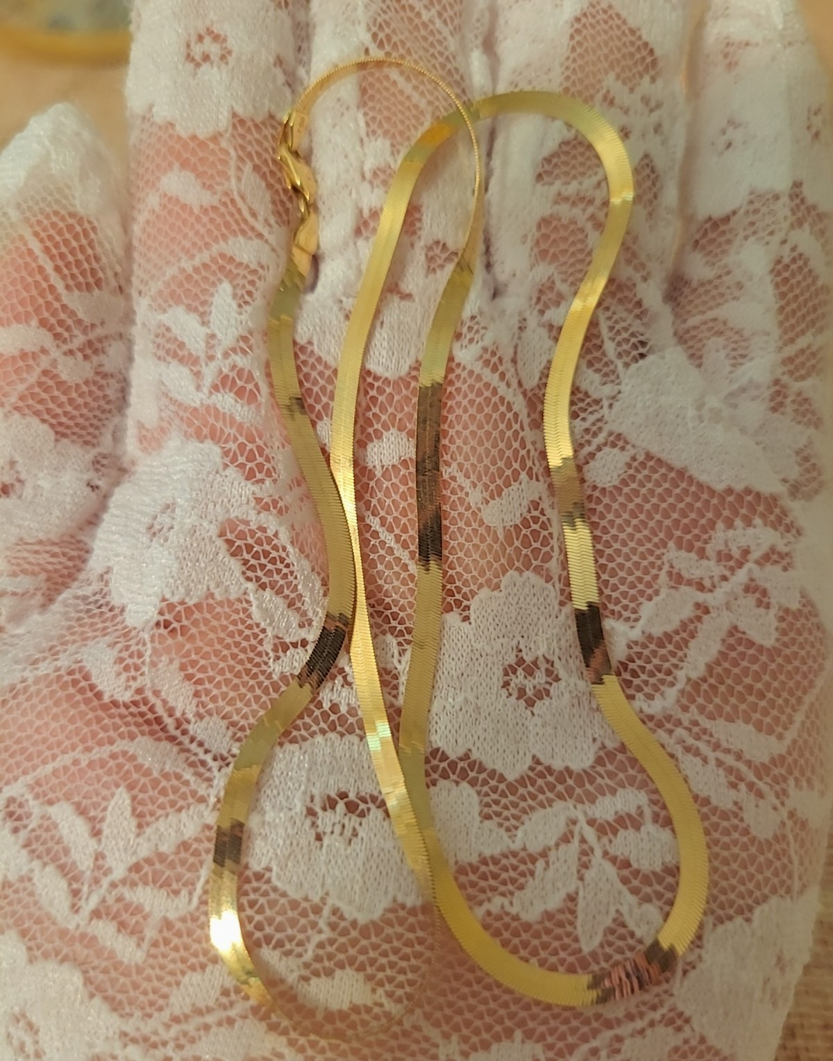 18K Saudi Gold Jade Chain Necklace, 16 Inches, 3.21 Grams