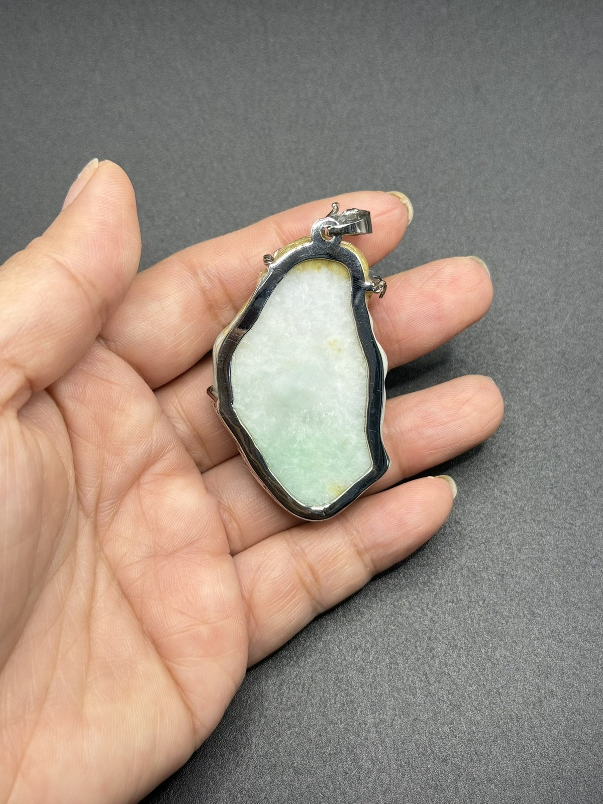 100% Natural Jade Jesus Pendant . 100% Natural Color. Mặt Chúa