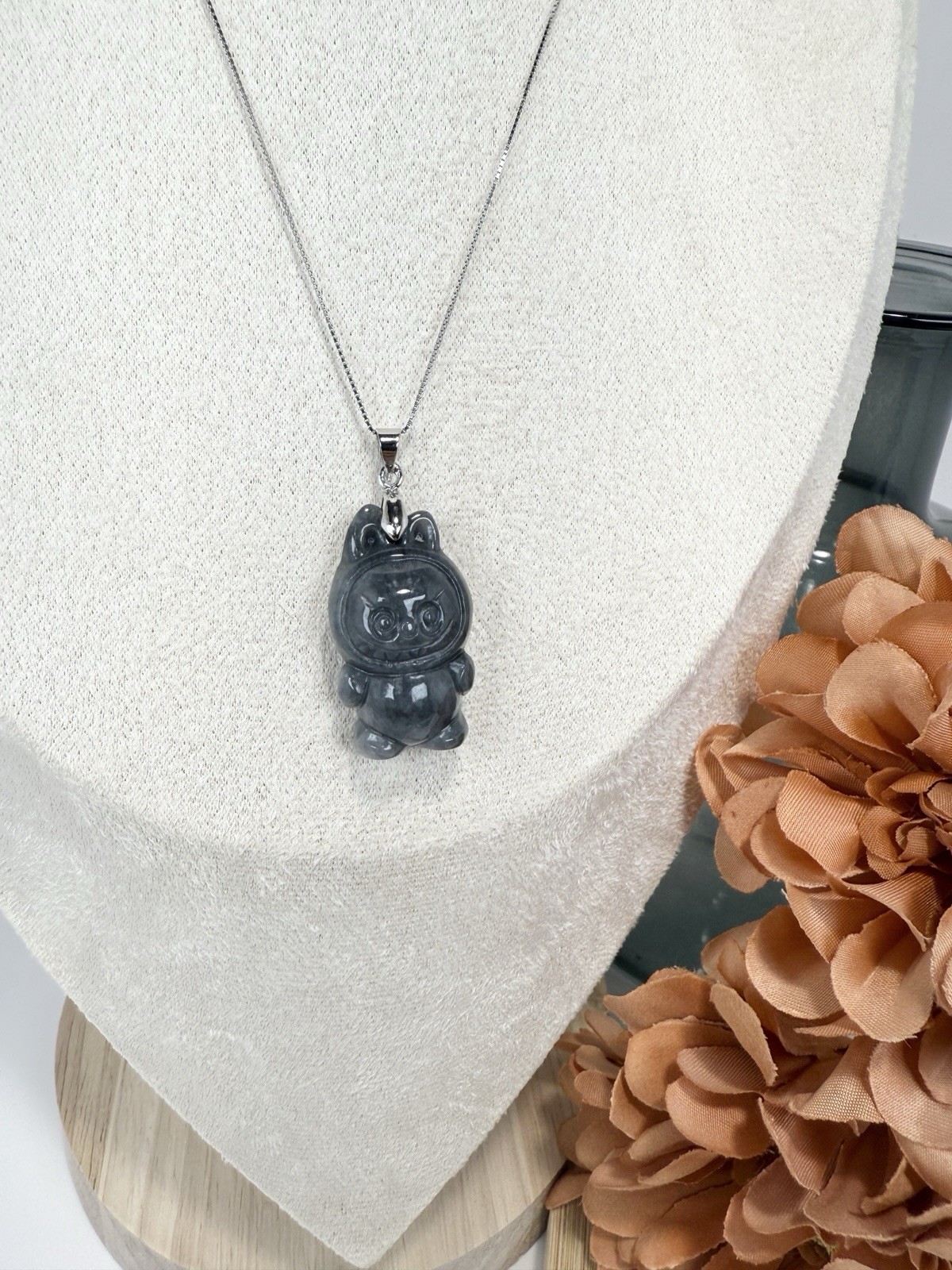 Wuji Jadeite Bubu Pendant 29.6/17MM (DOES NOT INCLUDE CHAIN)