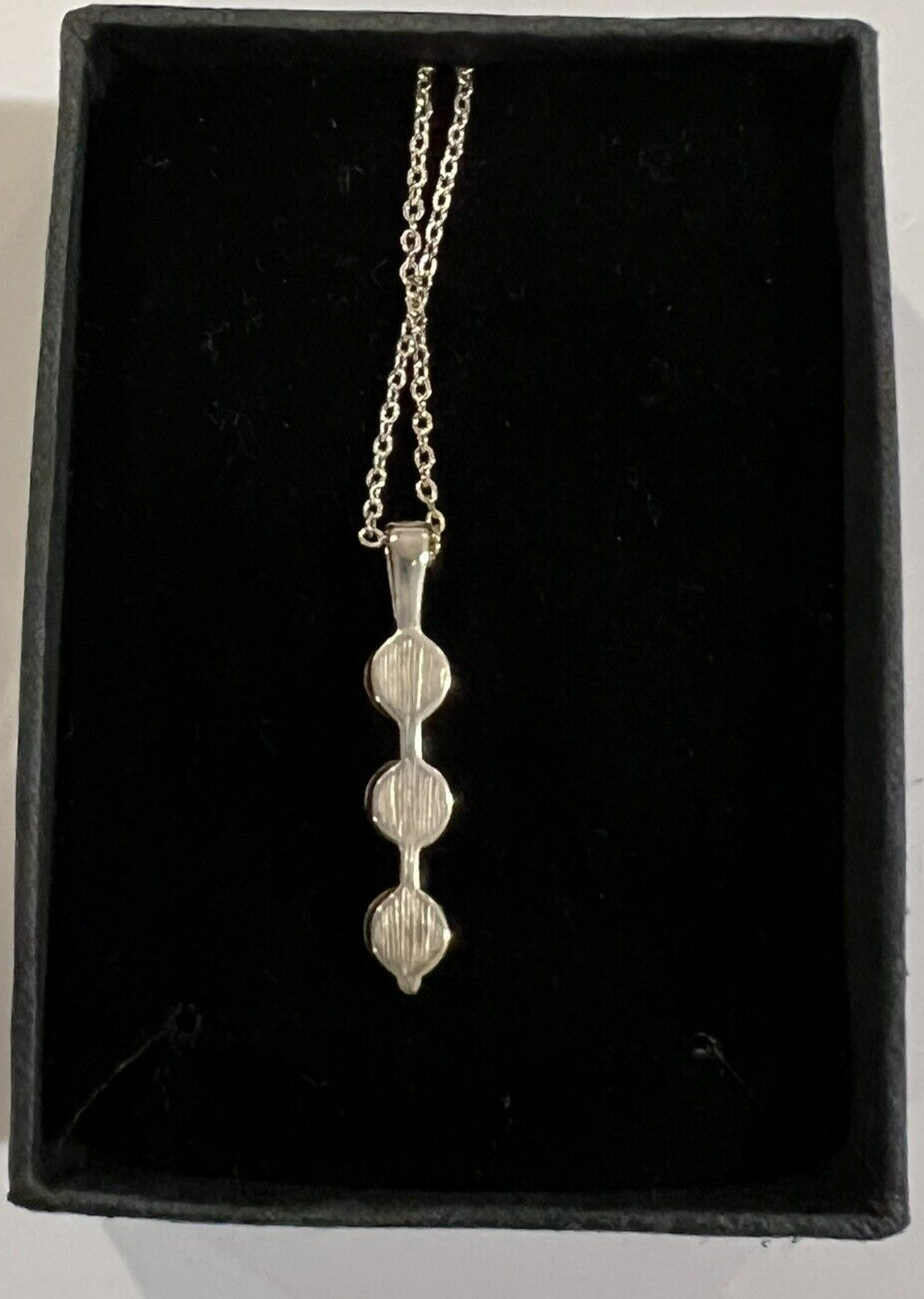 Elegant 3-Stone Diamond-Inspired Pendant Necklace – Gold-Tone 18 in Chain