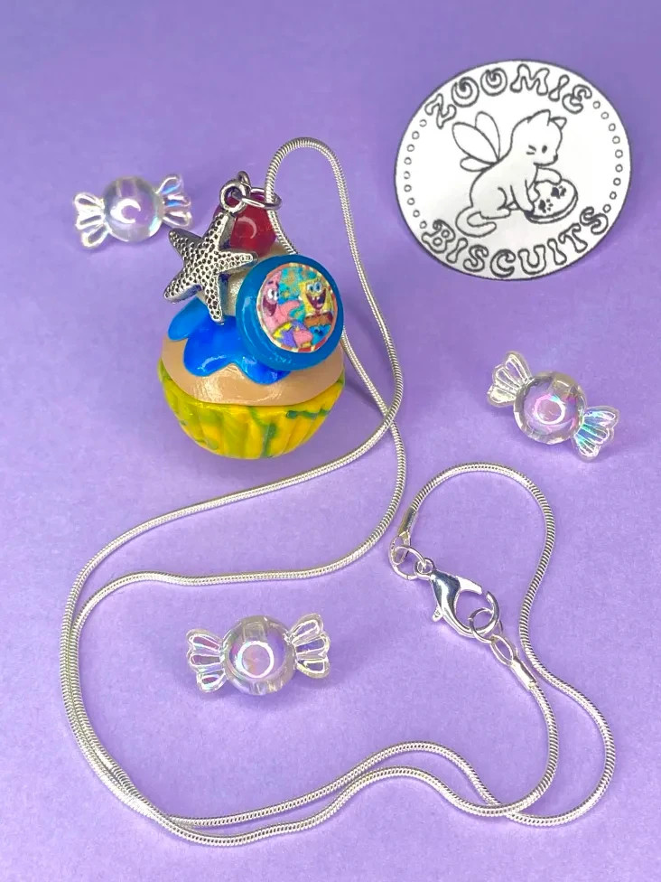 Spongebob cartoon cupcake necklace handmade (polymer clay) retro and unique