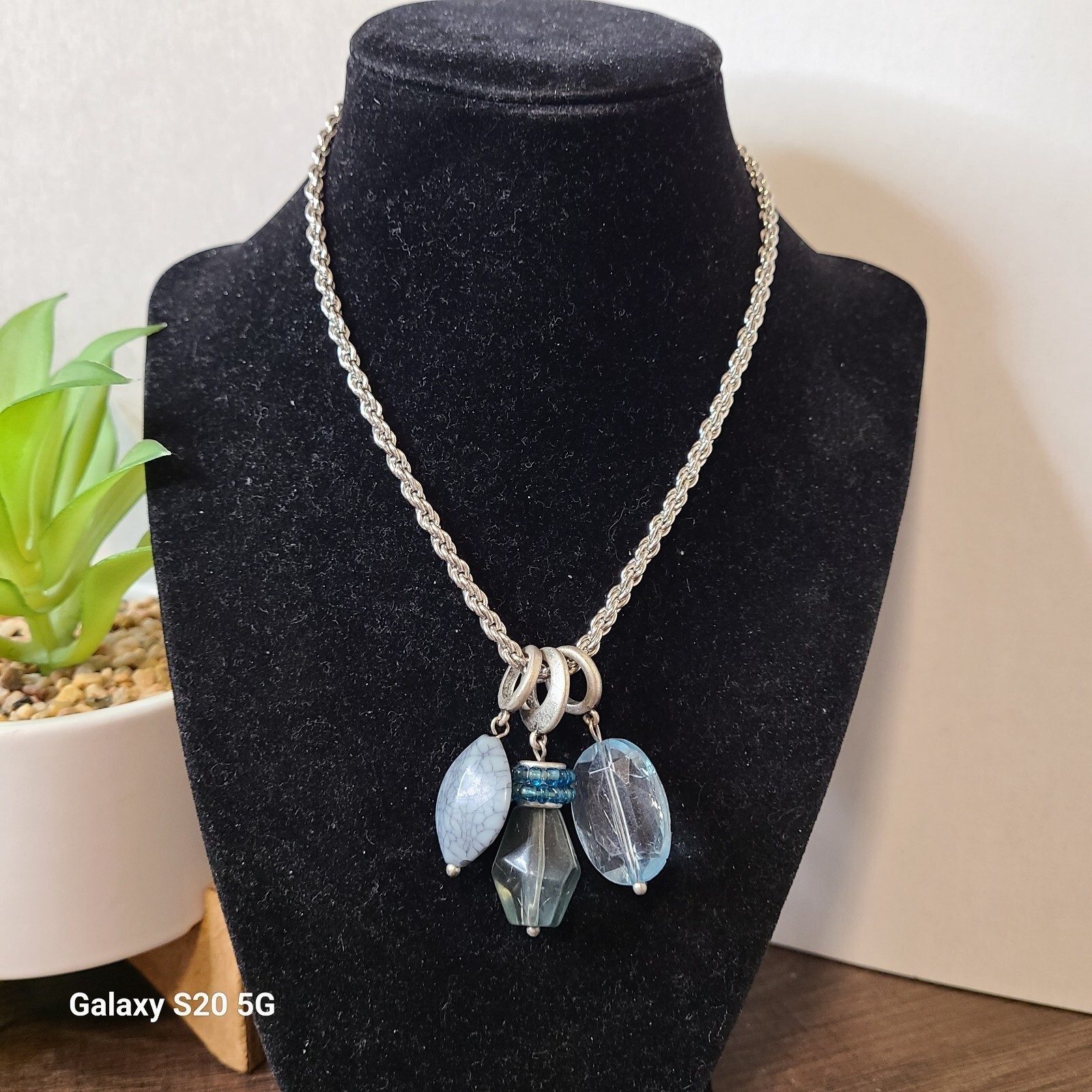 Unbrand Silver Tone Rope Chain Multi Charm Necklace Blue Stone Glass Beads