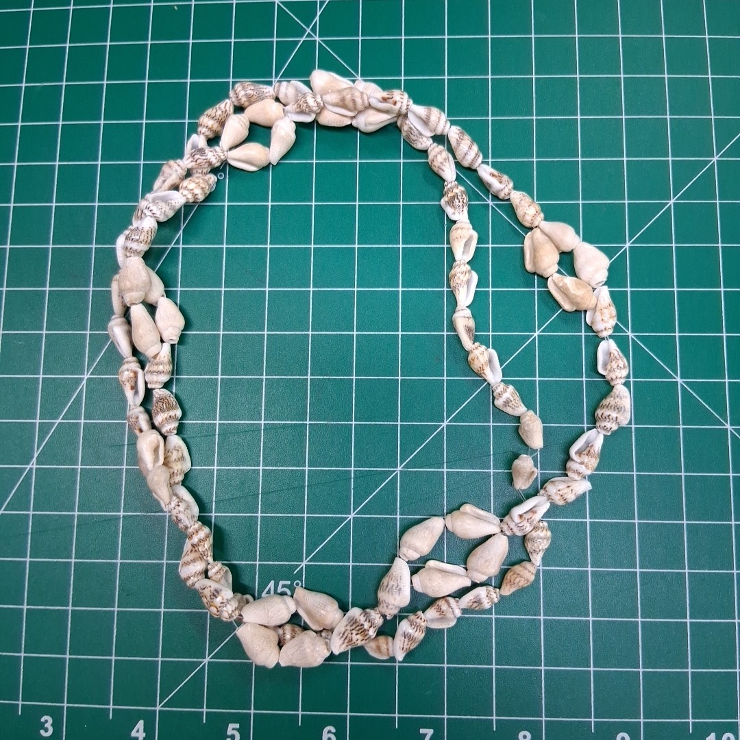 Vintage Brown Miniature Conch Sea Shell 34” Necklace