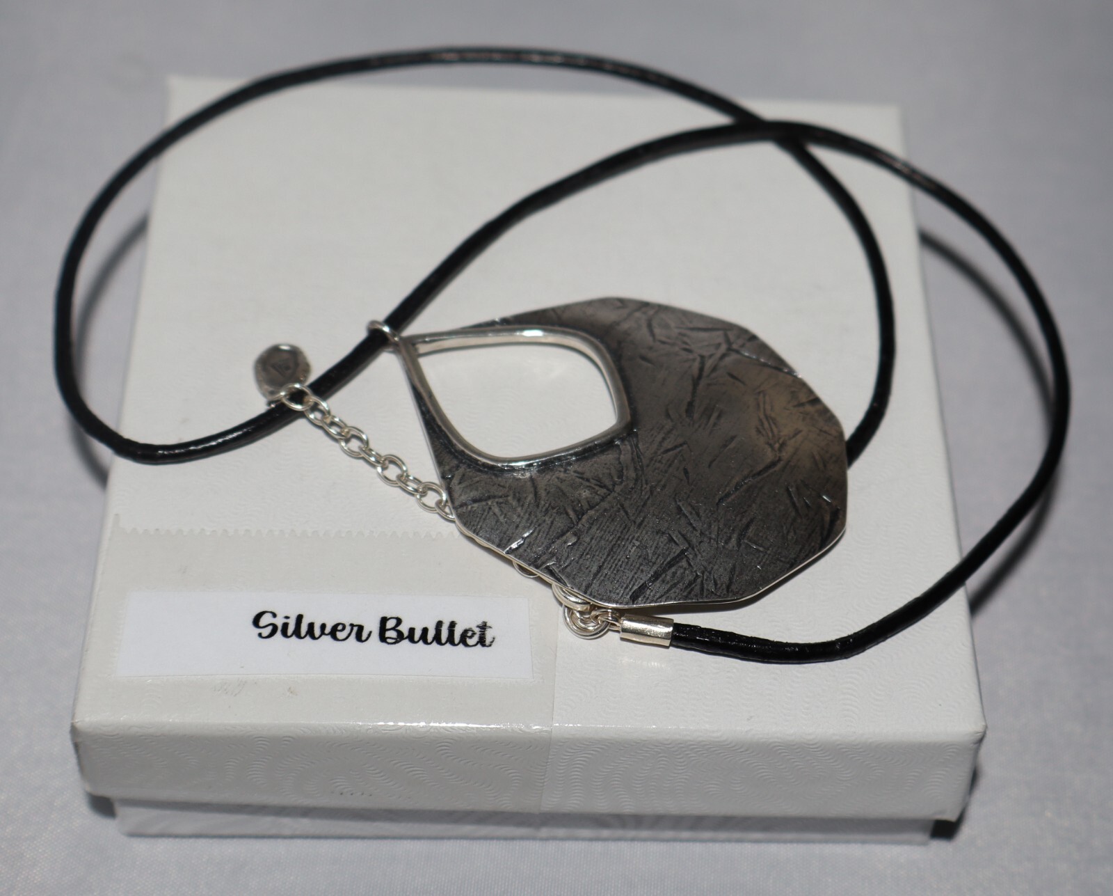 Silpada Sterling Silver Textured Oxidized Badge of Beauty Leather Necklace N3089