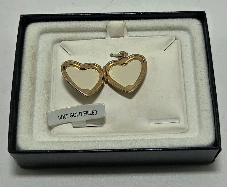 Vintage 14K GF Gold Filled Heart Locket Pendant “Grandma” Floral Engraved W/Box