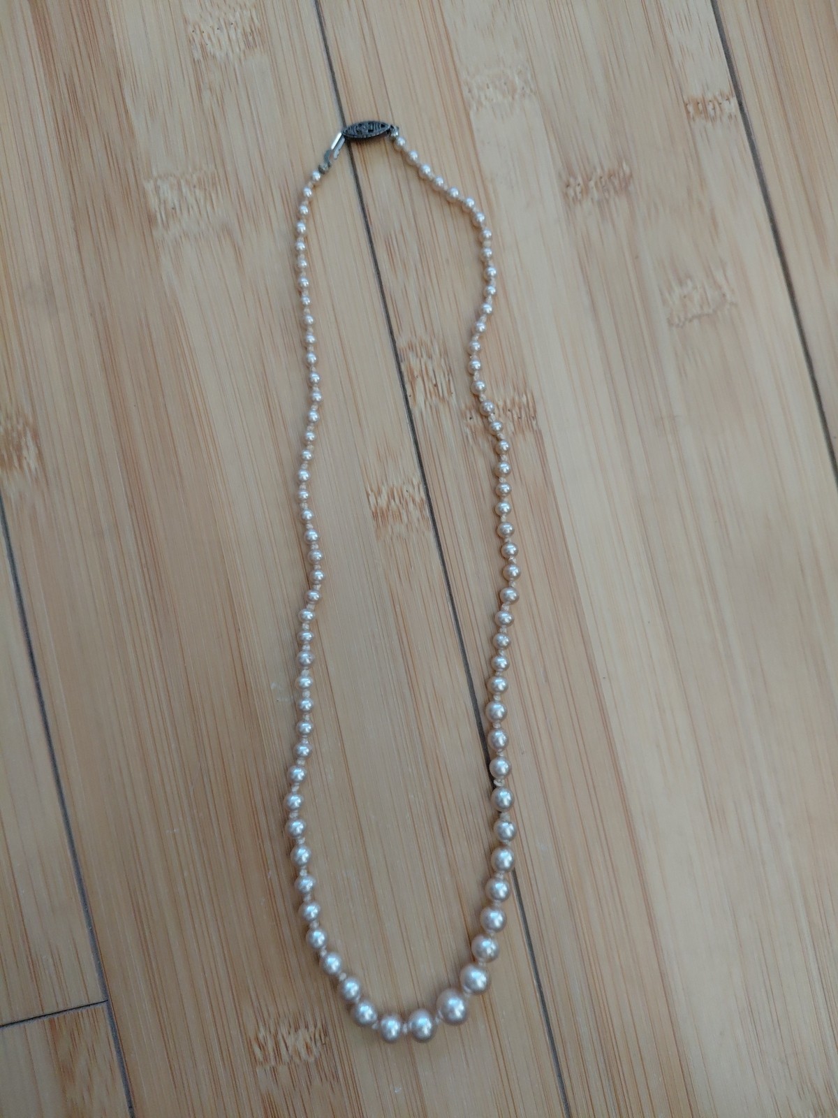Taper Pearl Necklace Choker 18″ Sterling Clasp Champaign Color Quiet Luxury