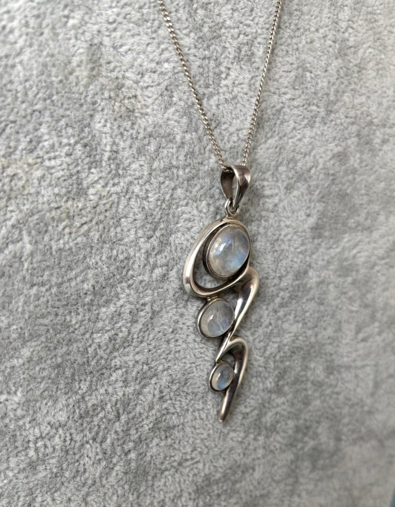 VINTAGE STERLING SILVER MOONSTONE PENDANT & 925 CHAIN gemstone wave 18in 46cm