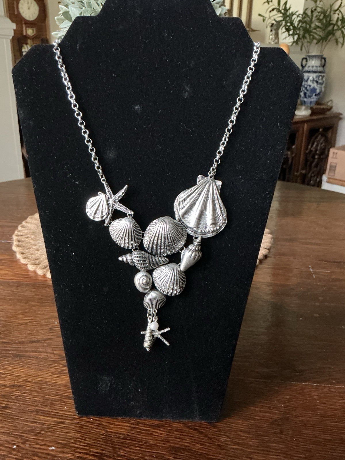 Silver Tone/Pewter Shell Costal Beach Statement Necklace 18” w/ 2” Extender