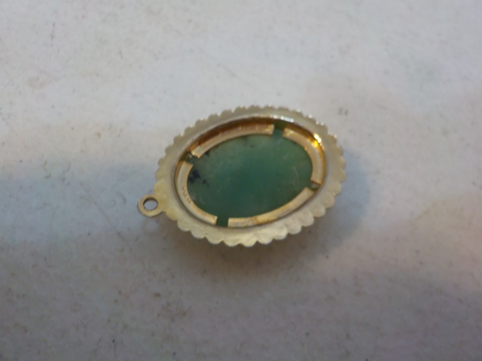 N A406 Faux Jade/Crystals Costume Jewelry Pendant lot