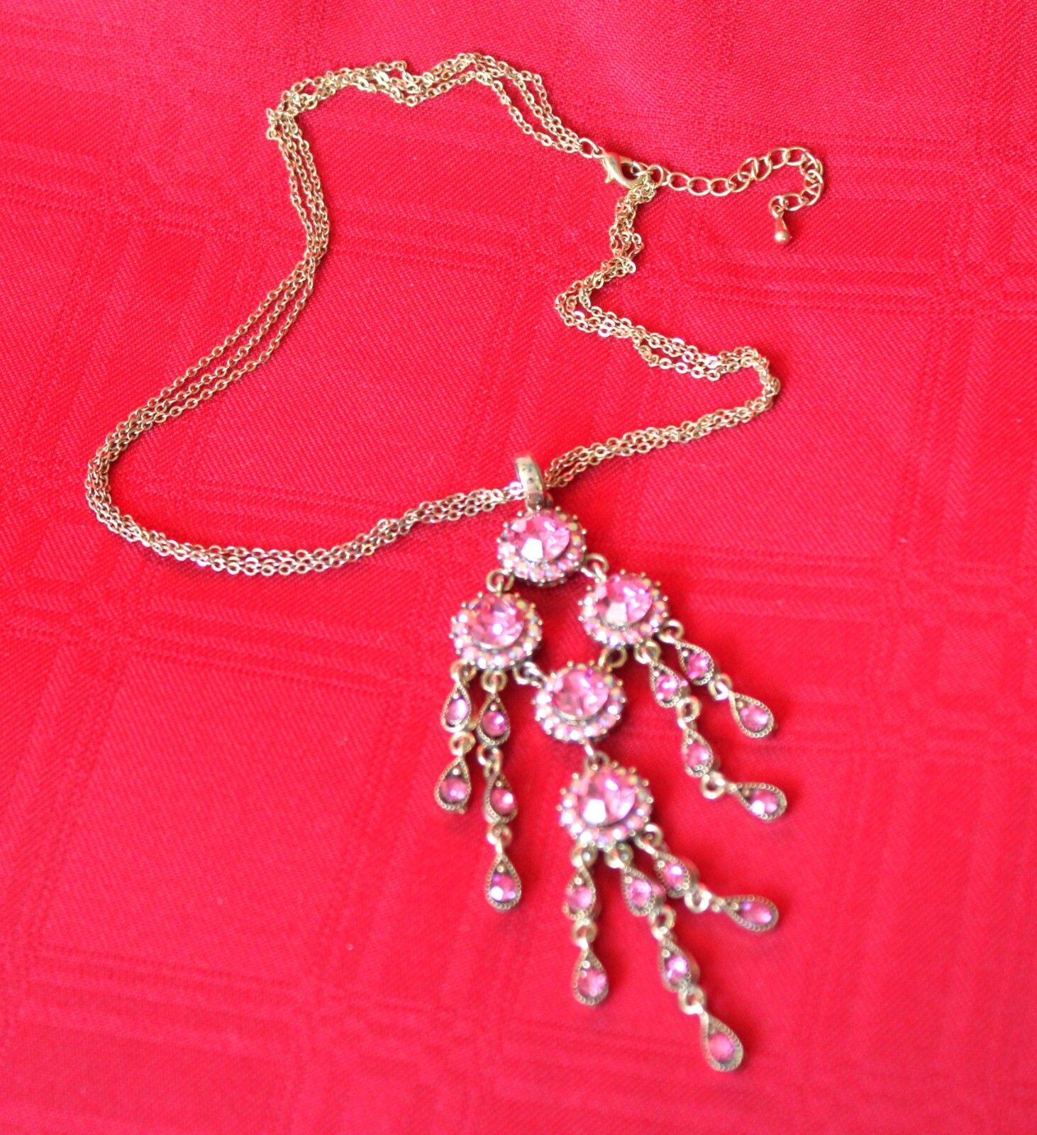 BARBIE WORTHY PINK CRYSTAL CHANDELIER NECKLACE ON TRIPLE STRAND GOLD TONE CHAIN