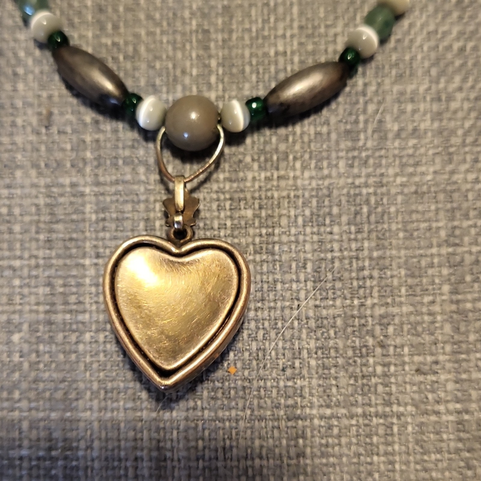 Beaded Ball Chain Necklace Heart Locket Pendant Silver Tone Green White Screw