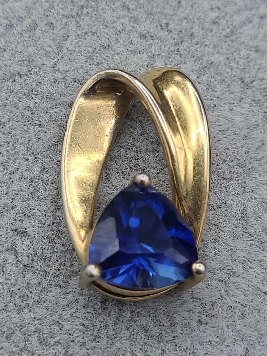 925 Sterling Silver Vermeil Trillion Cut Blue Sapphire Women’s Pendant
