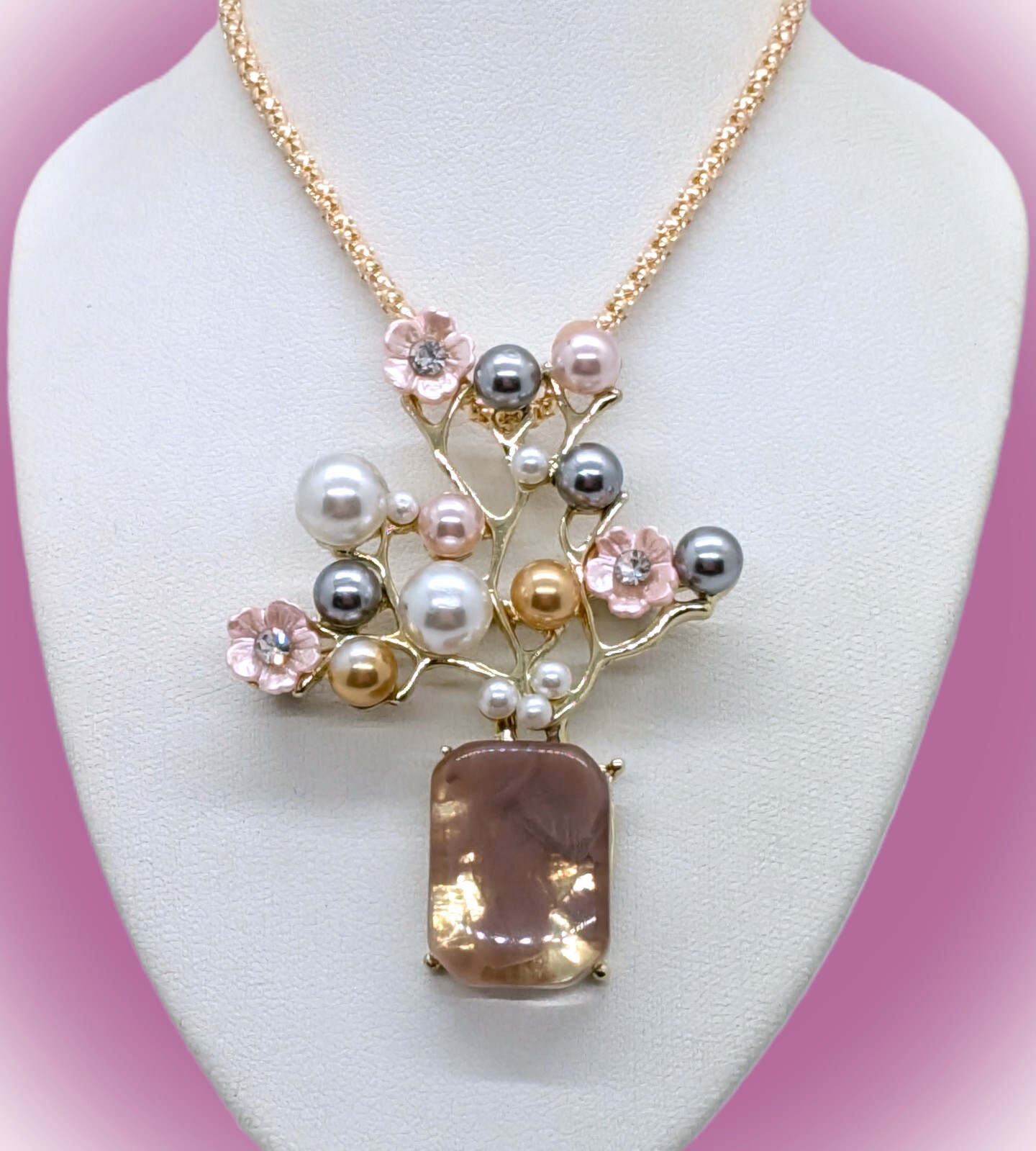 Lovely! Betsey Johnson Crystal / Pastel Pearl Floral Arrangement Necklace Brooch