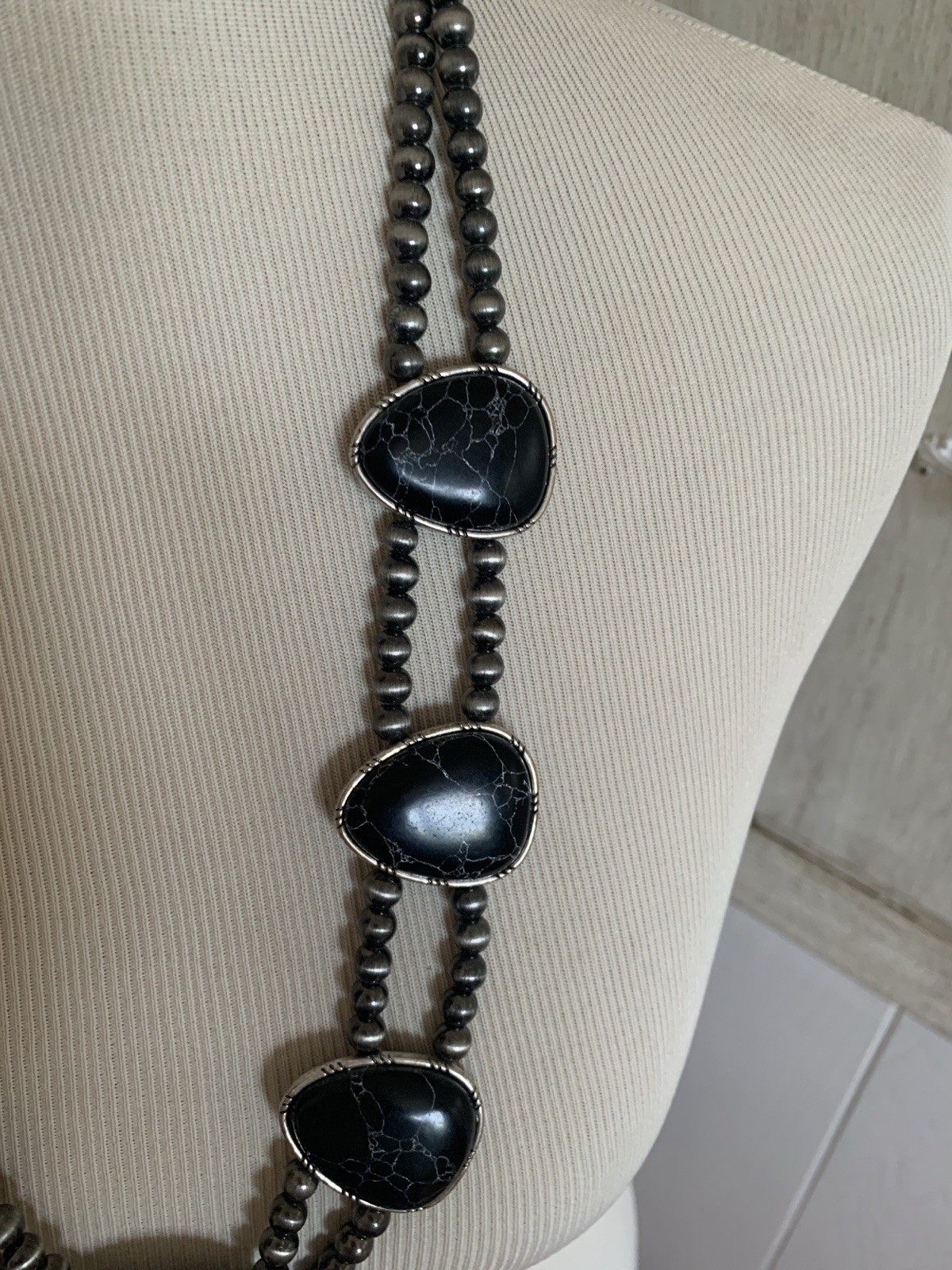 Brand New Womens western Squash Blossom Necklace Black & Silver Marble Design