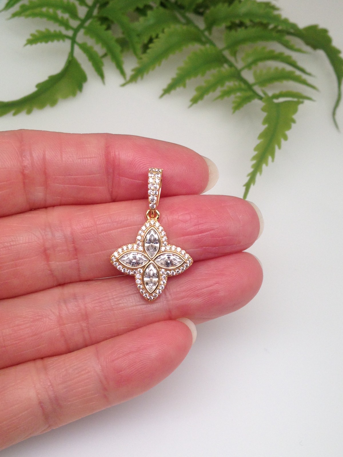 925 Sterling Silver CZ Gold Four Leaf Clover Flower Pendant Women 17mm0.67″/28mm