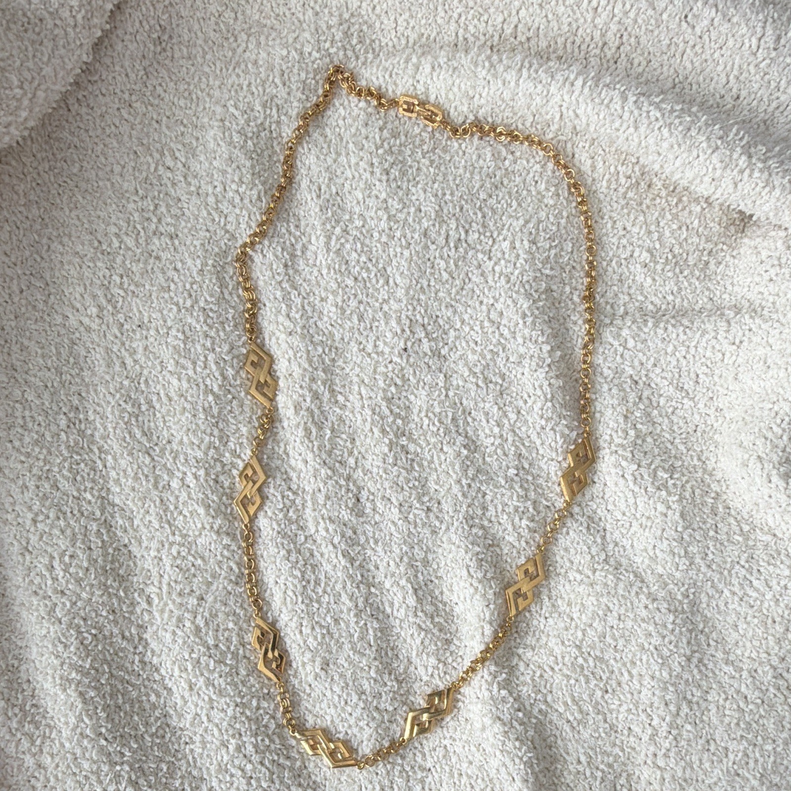 Vintage Givenchy Signed Gold Tone Chain Necklace 4G Logo Foldover Clasp EUC