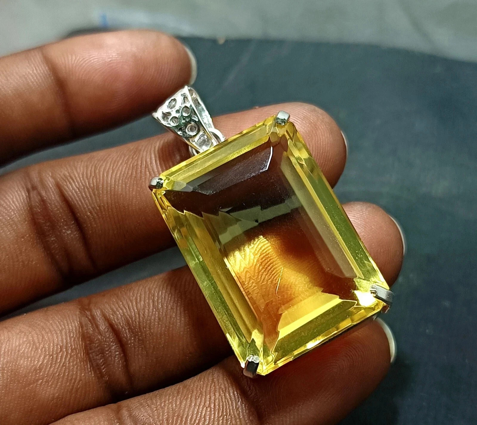 Premium GIE Certified Natural Topaz 121.70 Ct 925 Silver Pendant Mr Gemstone T02
