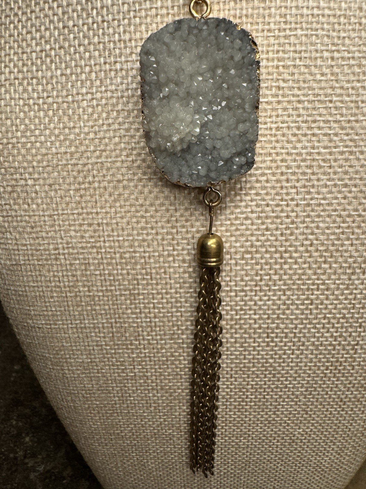 Retro Gold Tone Gray Druzy-Style Pendant Tassel Cable Necklace 18in