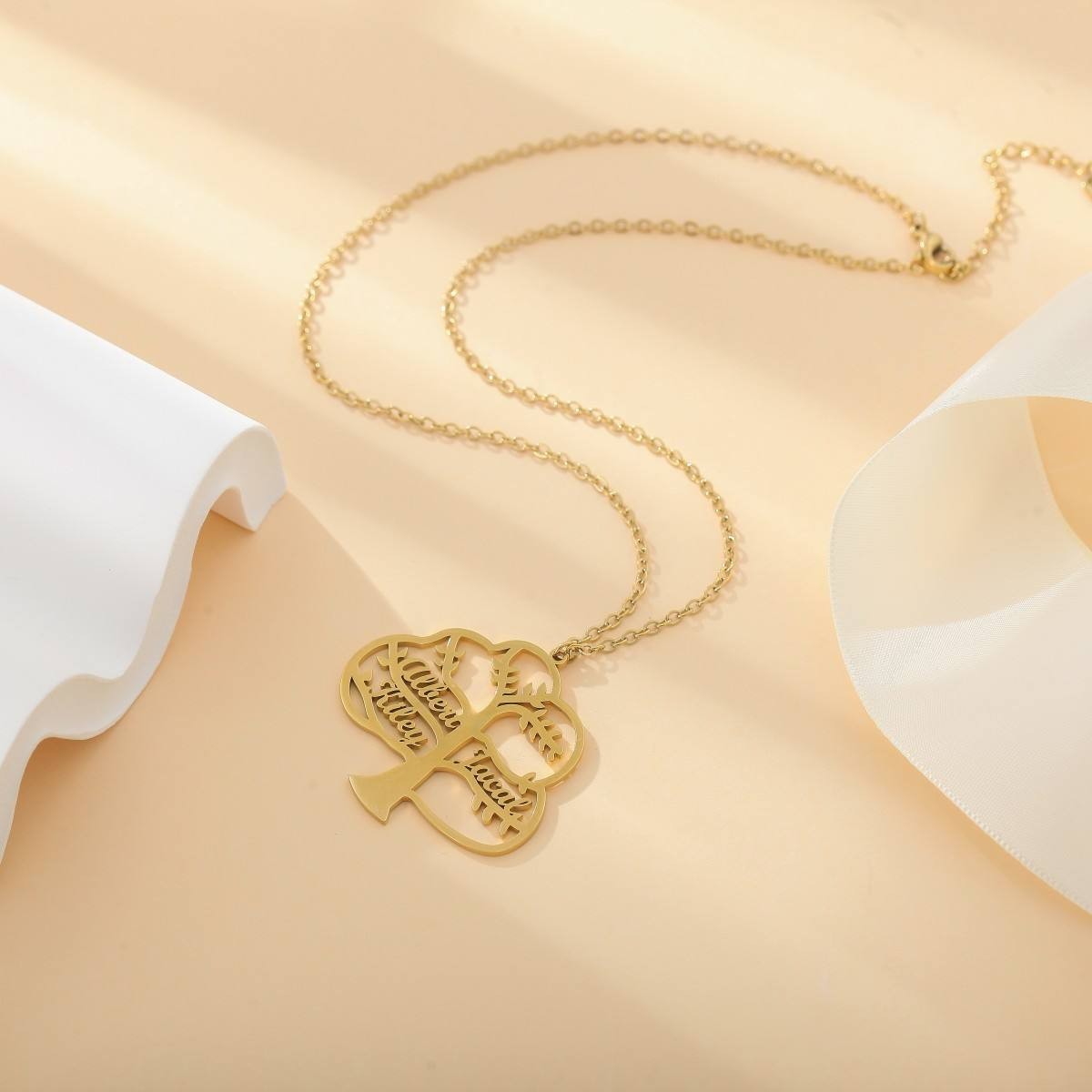 Personalized Tree of Life Name Necklace for Mother Family Names Pendant Jewelry