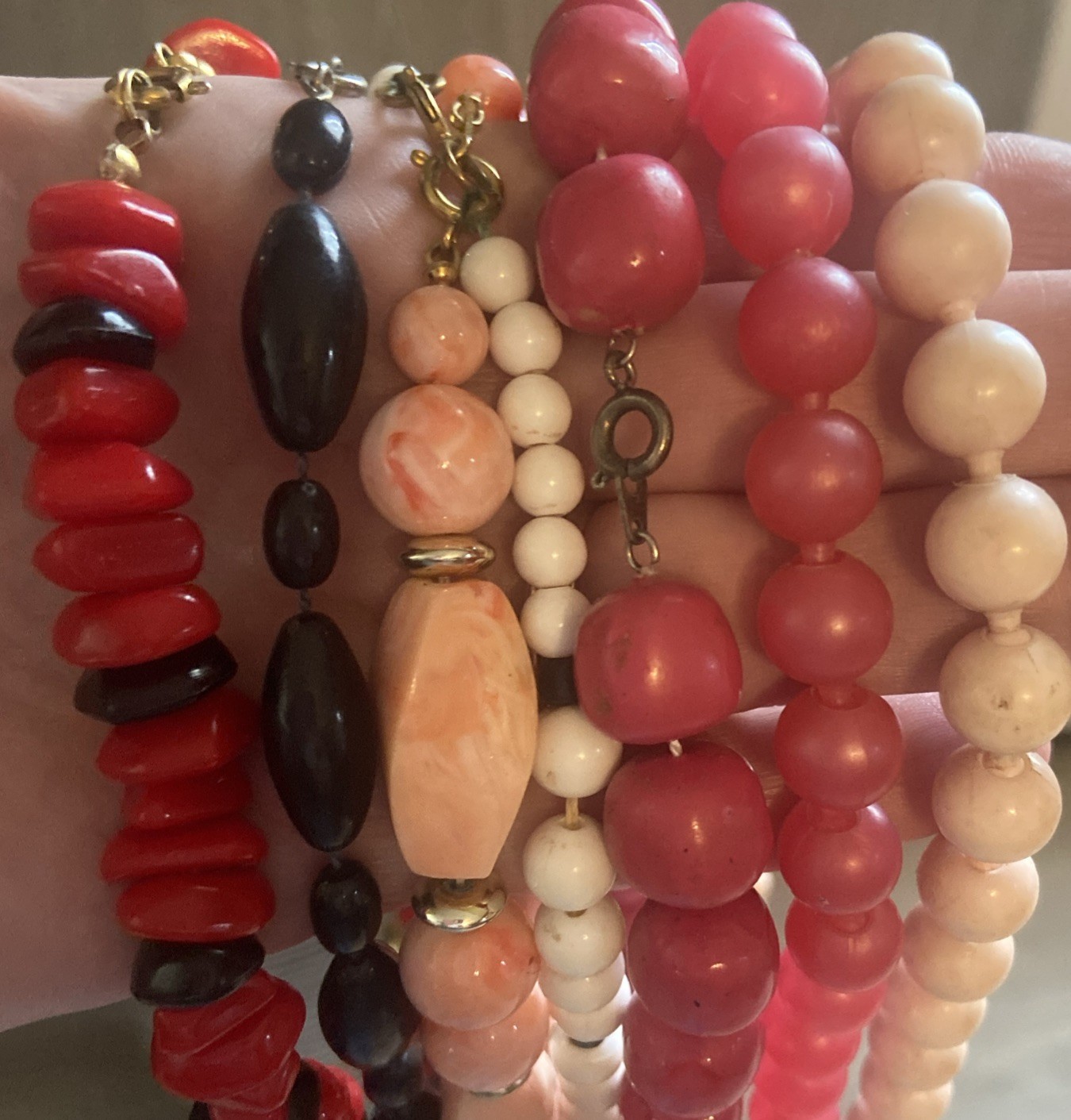 Lot/7 VTG Fashion Jewelry Beaded Necklaces-colors/length varies