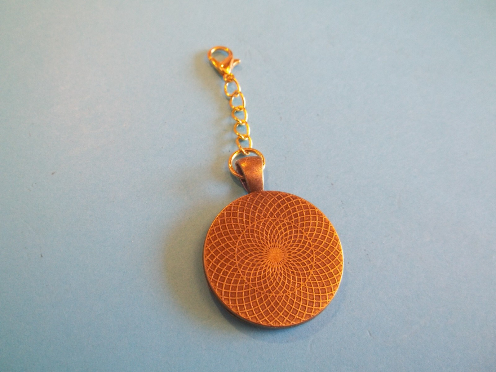 HALF PENNY COIN – BRITANNIA BRONZE CASED PENDANT / CHARM – 1917 to 1936