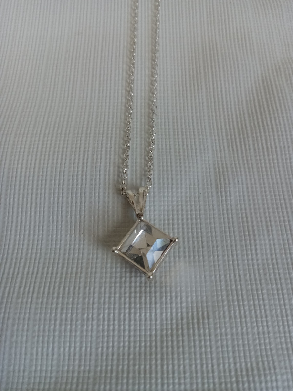 SHA Jewelry Silver Tone Single Strand Diamond Shaped Rhinestone Pendant Necklace