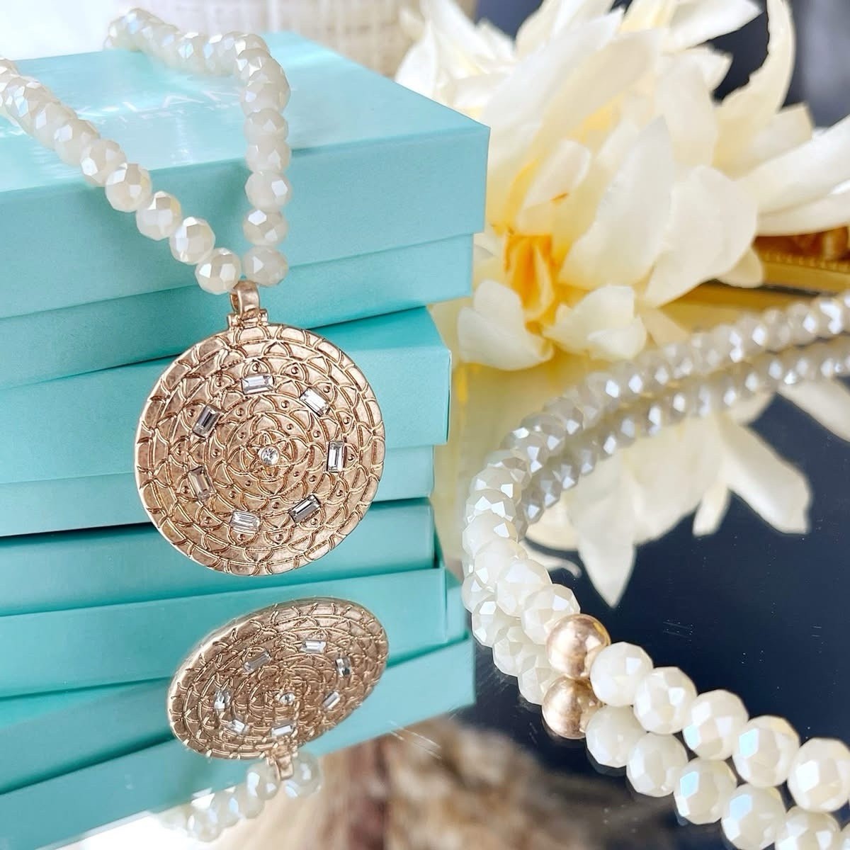 Park Lane MAPLE 3 In 1 Winter White Faceted Beaded Necklaces Matte Gold Pendant
