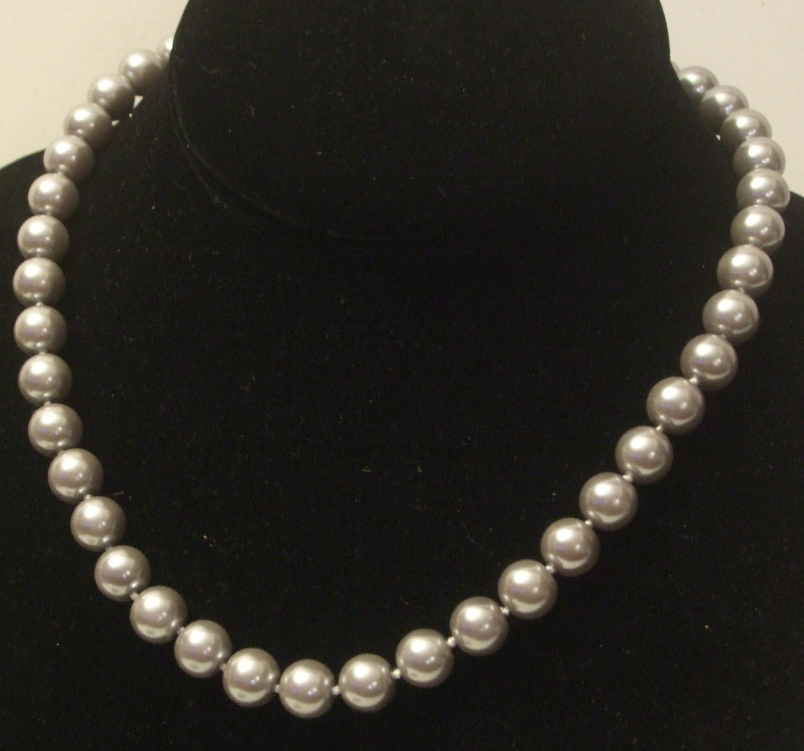 10MM Super Silver South Sea Shell Pearl Necklace NEW (with gift bag) See Photo