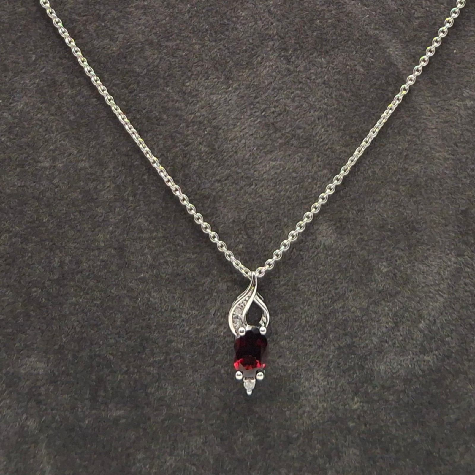 Avon Red Crystal Pendant Necklace Silver Tone Vintage Dainty 46cm