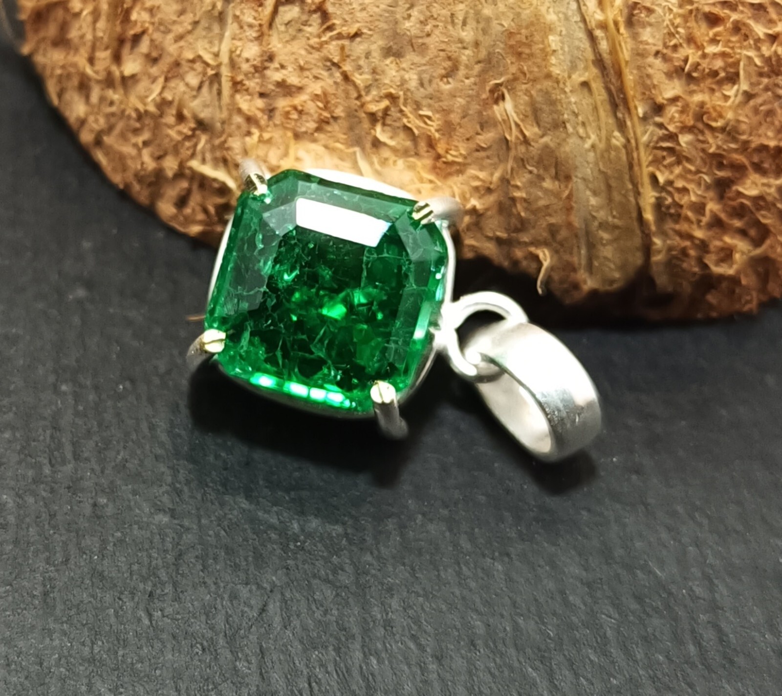 Certified 25.0 Ct Natural Emerald In Solid Silver Asscher Cut Pendant Gemstone