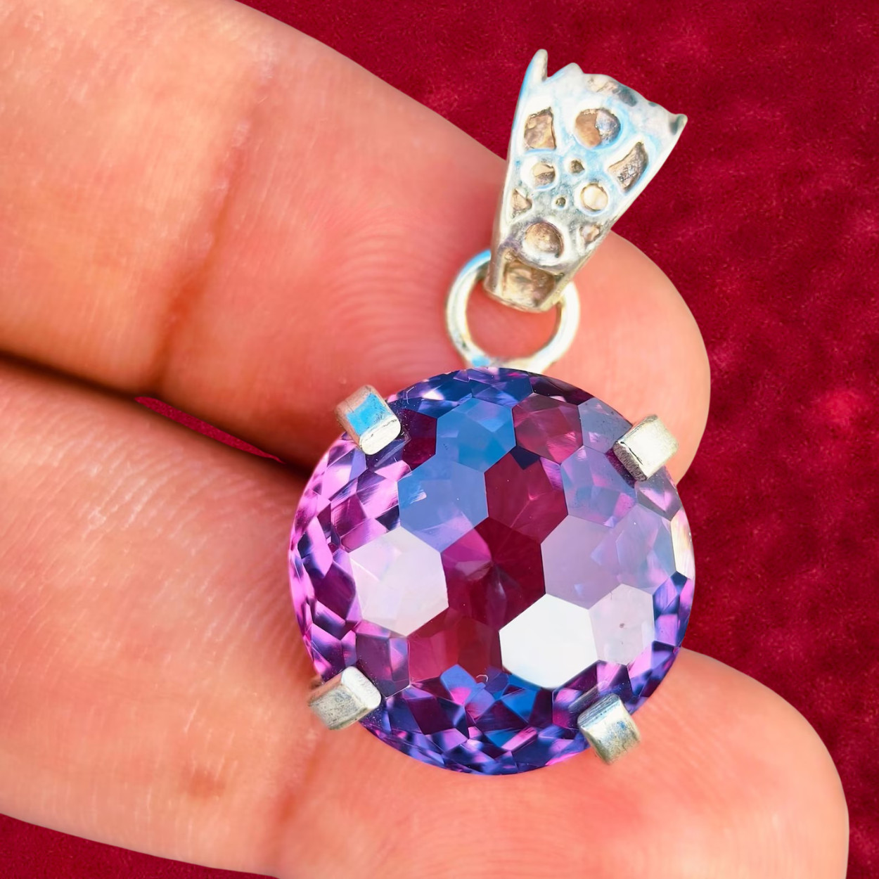 36+ Ct Lab Created Color Change Alexandrite Round Cut Silver Pendant