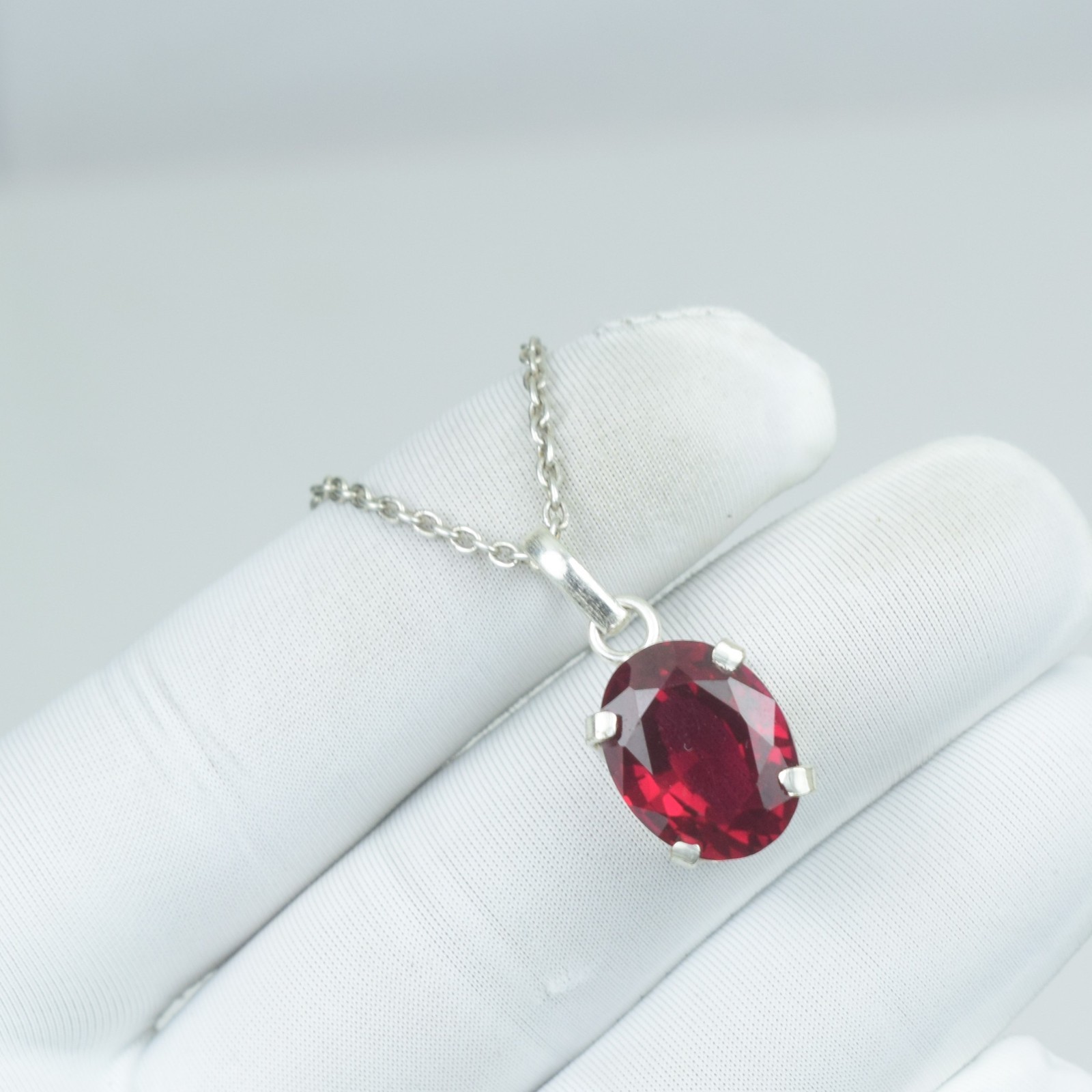 Oval Shape Beauty 925 Sterling Silver Red Ruby Marvelous Necklace 26Cts,