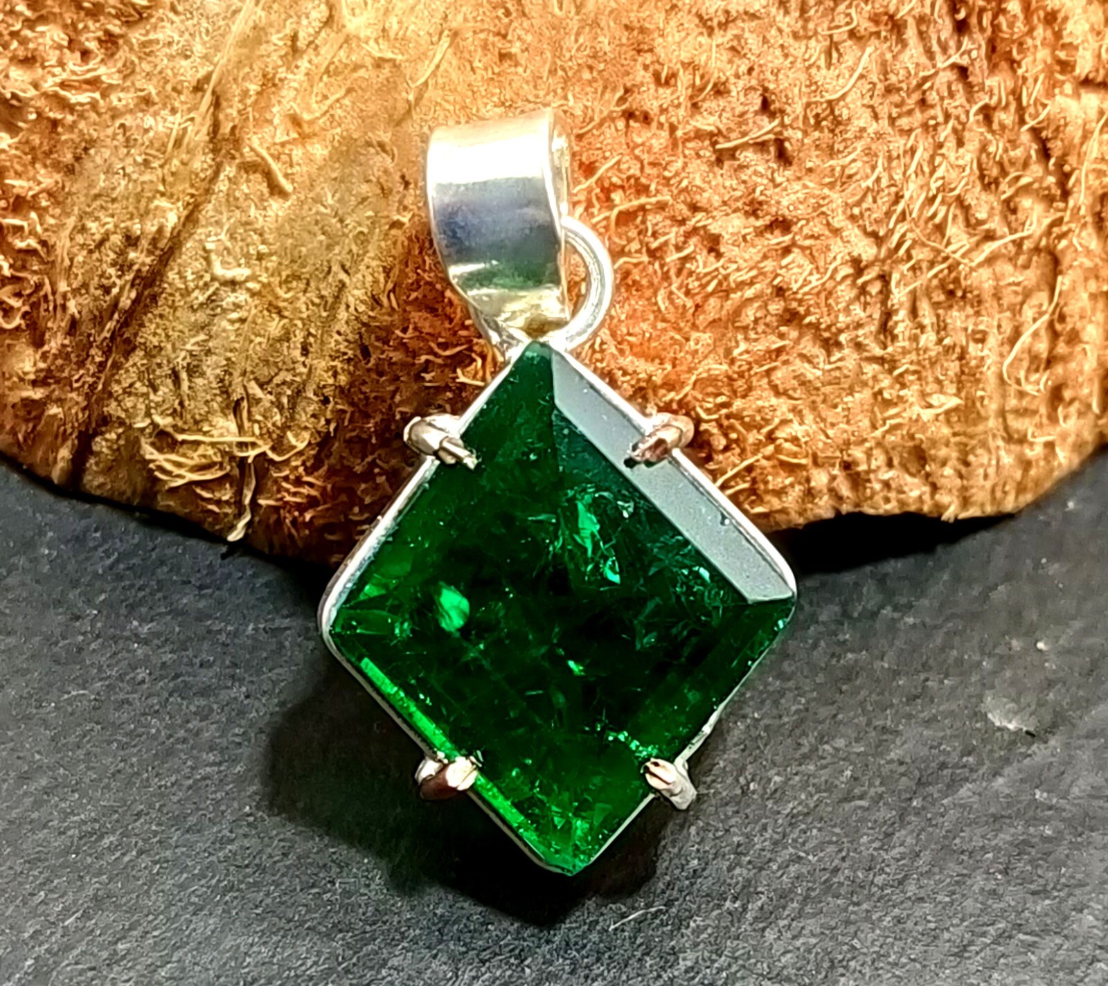 Certified 21.50 Ct Natural Emerald 925 Solid Silver Fancy Cut Pendant Gemstone