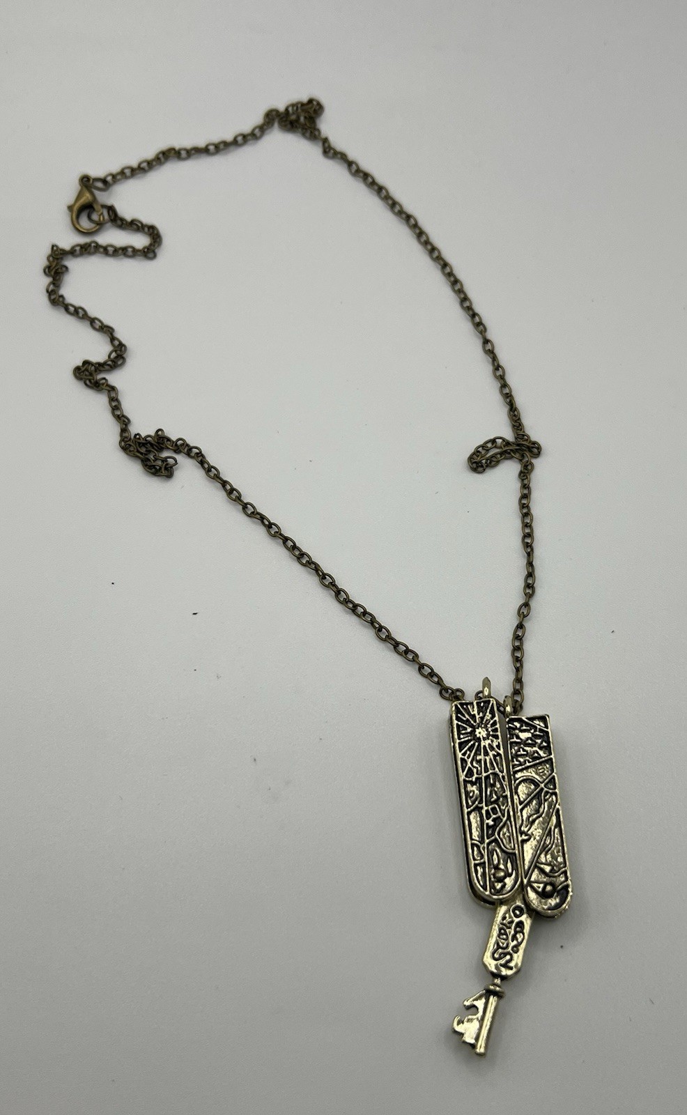 Vintage Lolita Unisex adult Key Charm Necklace Bronze Silver Colored Chain