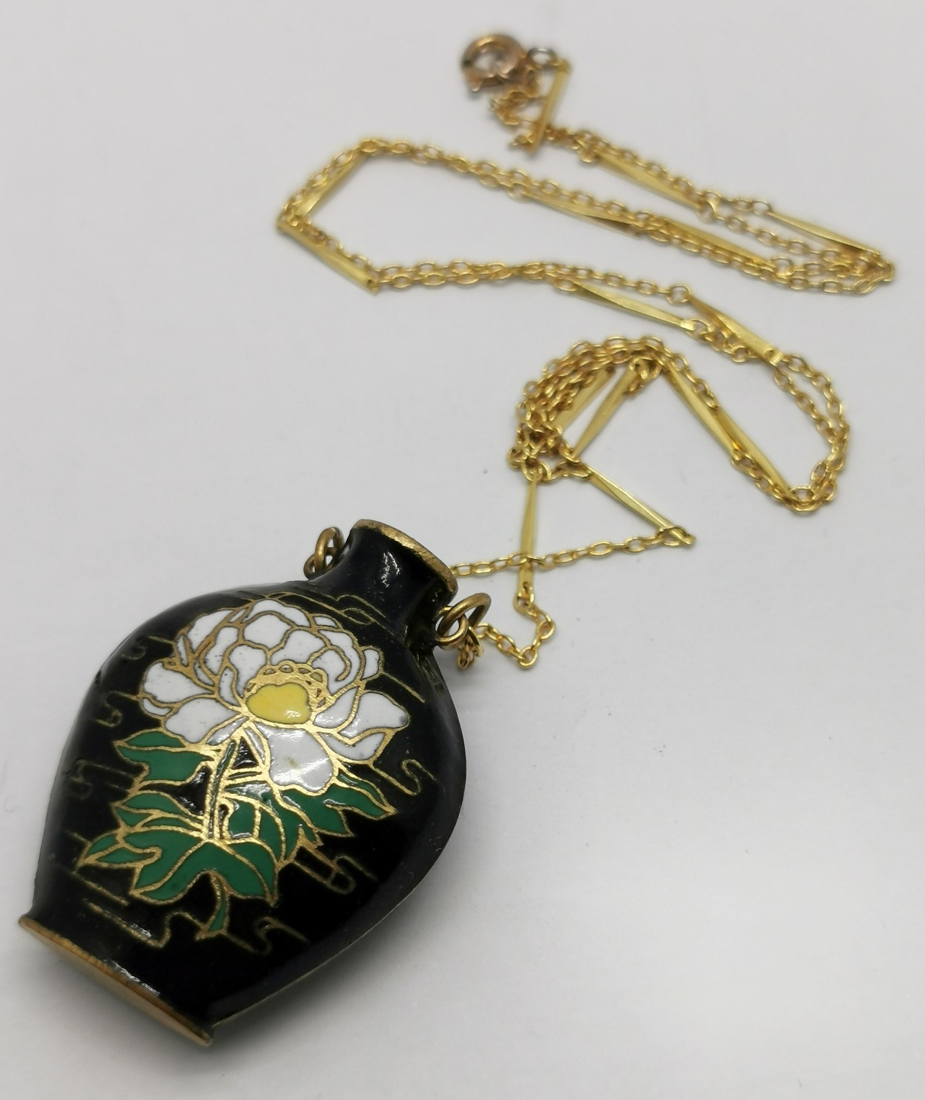 Vtg 1980s Chinese Black Enamel Flower Filigree Vase Urn Pendant Necklace Chain
