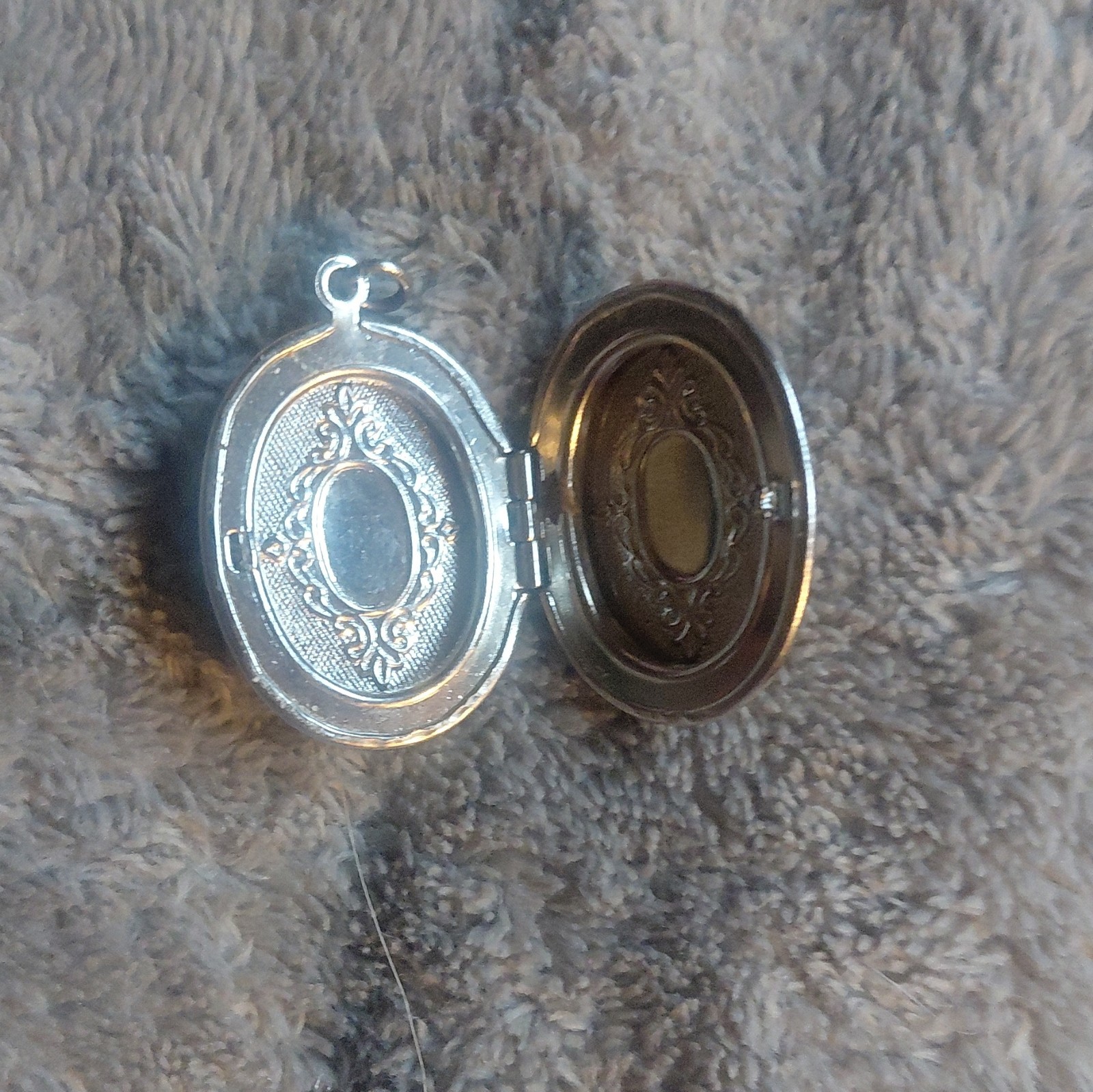 Silver Tone Oval Photo Locket Pendant Charm, Pure sterling Silver