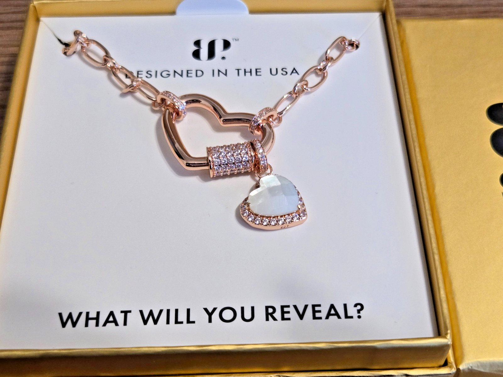 Bomb Party Gem Society NK87252 – The Eternal Heart – Mother Of Pearl. Rose Gold