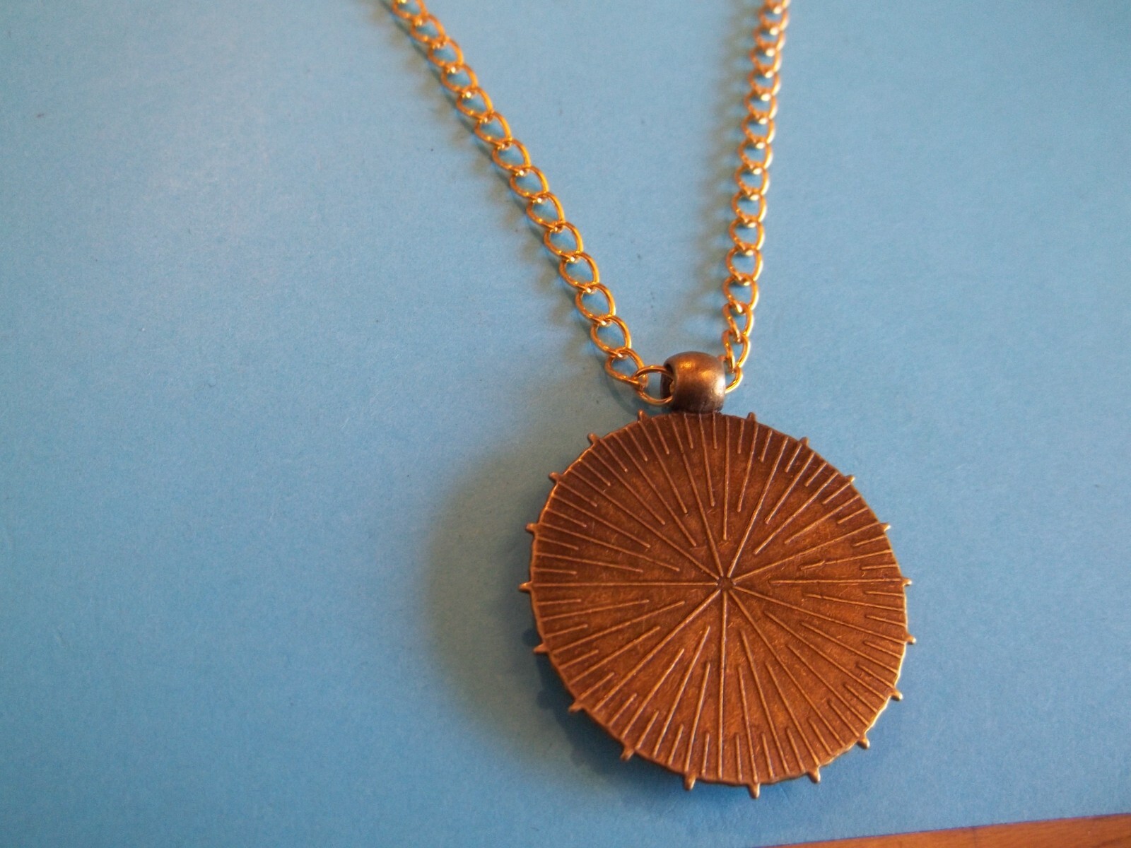 TWENTY PENCE COIN – LIMITED EDITION – BRONZE CASED CURB NECKLACE – 1982 to 2008