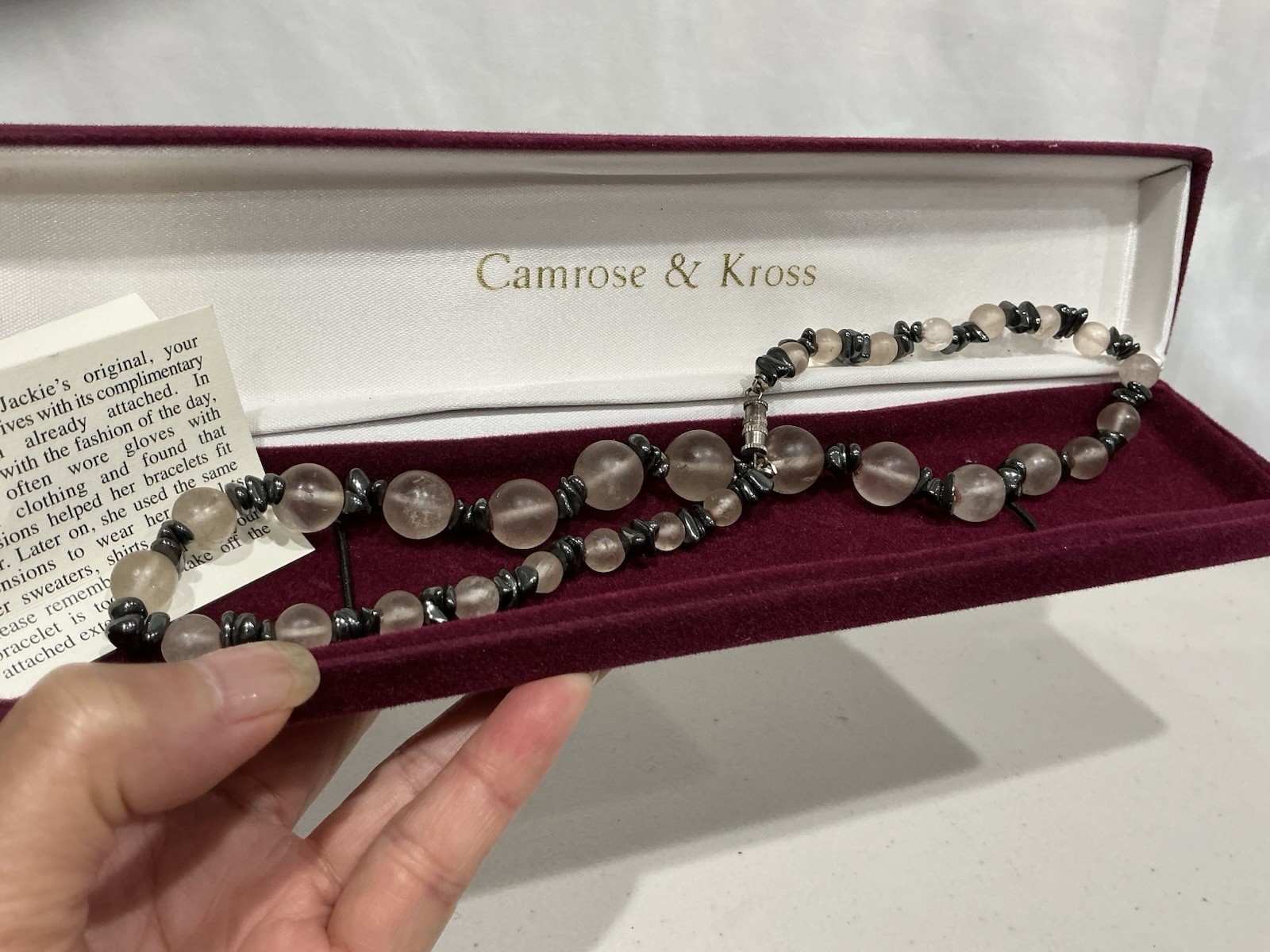 Camrose & Kross Gray Round Beaded Glass/Stone Necklace Barrel Closure Black