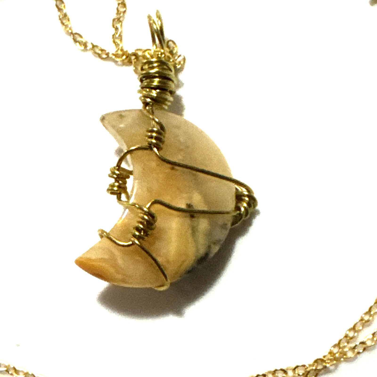 Agate Moon Pendant Necklace Jewelry Gold Tone 24″ Chain Genuine Stone Handmade