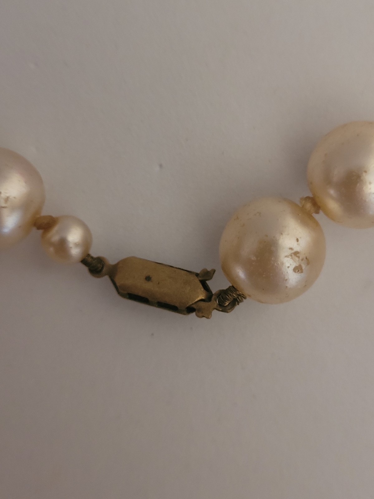 Large Chunky Pearl Styled Ball Bead String Necklace With Fish Hook Clasp