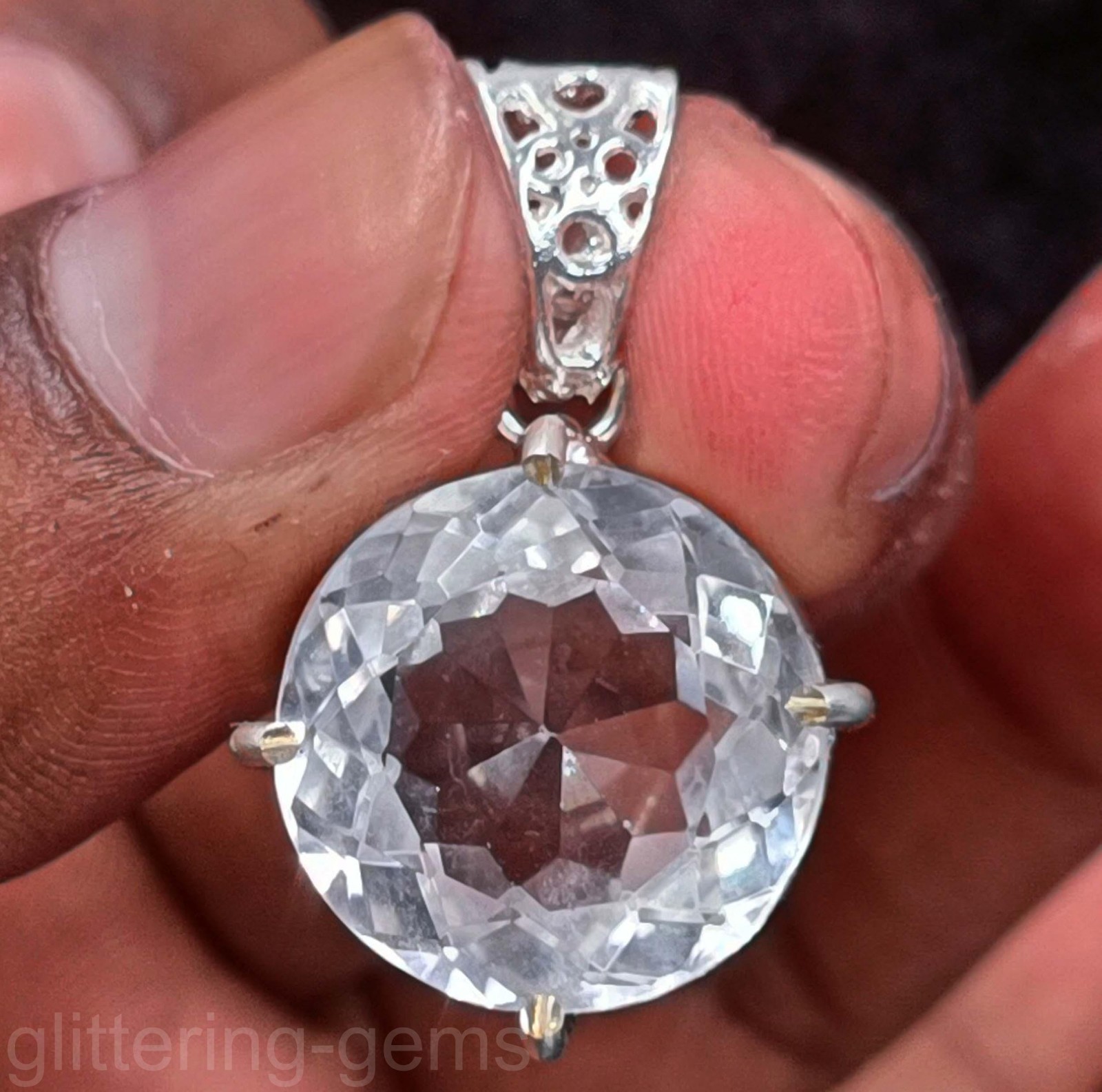 36.48 Carat IGL White Sapphire Round Cut Gemstone Set in 925 Silver Pendant 5DNN