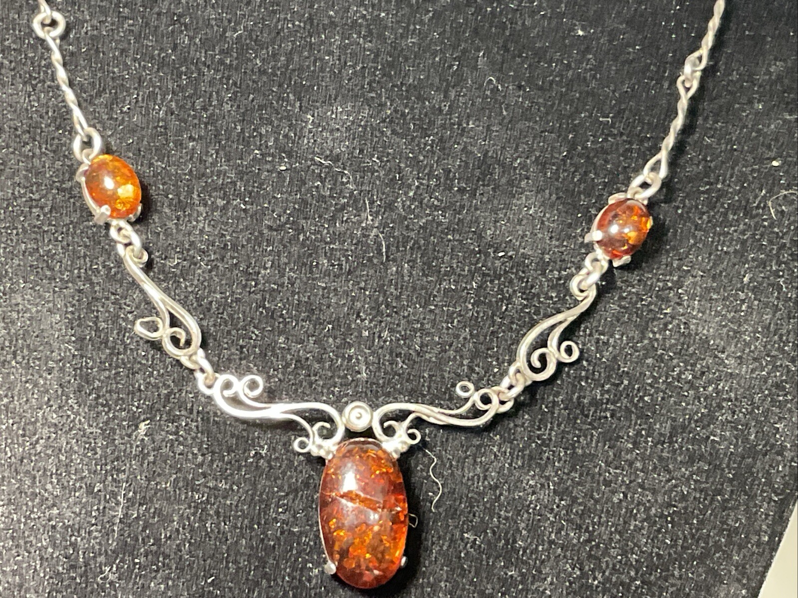 Vintage Set of Necklace and earrings Amber pendant on necklaces.9 Gram￼16 Inch