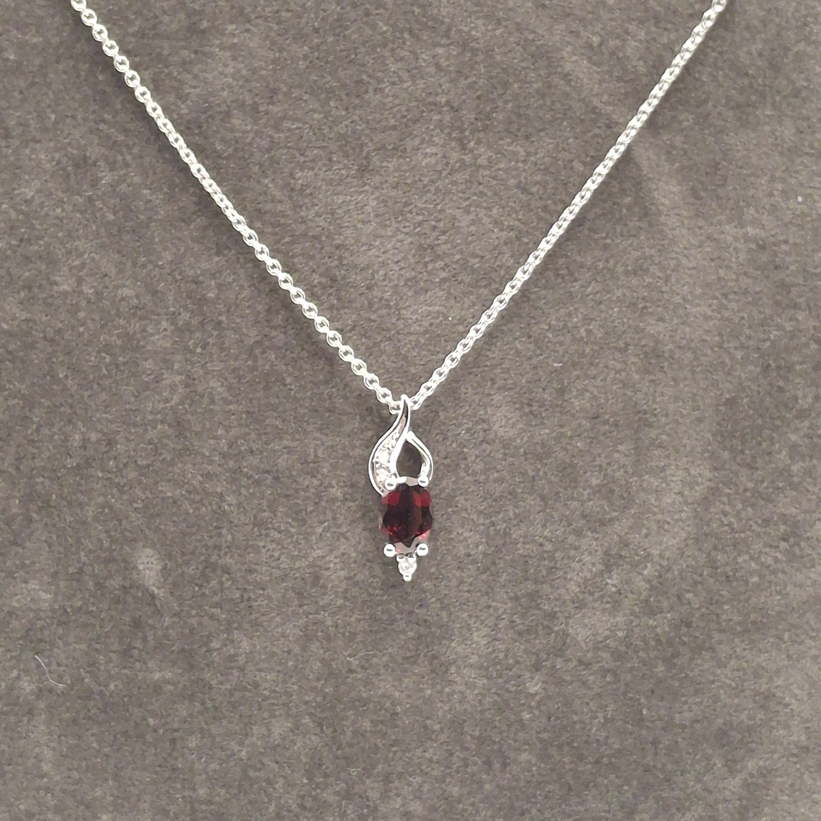 Avon Red Crystal Pendant Necklace Silver Tone Vintage Dainty 46cm