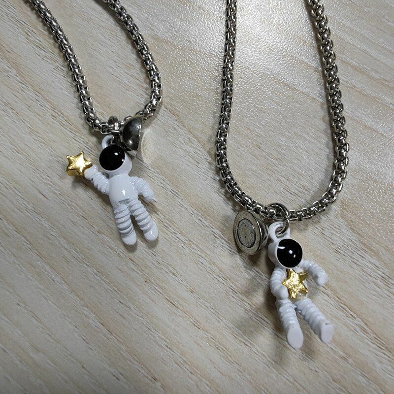 2pcs Magnetic Couple Love Space Astronaut Heart Pendant Necklace Fashion Jewelry